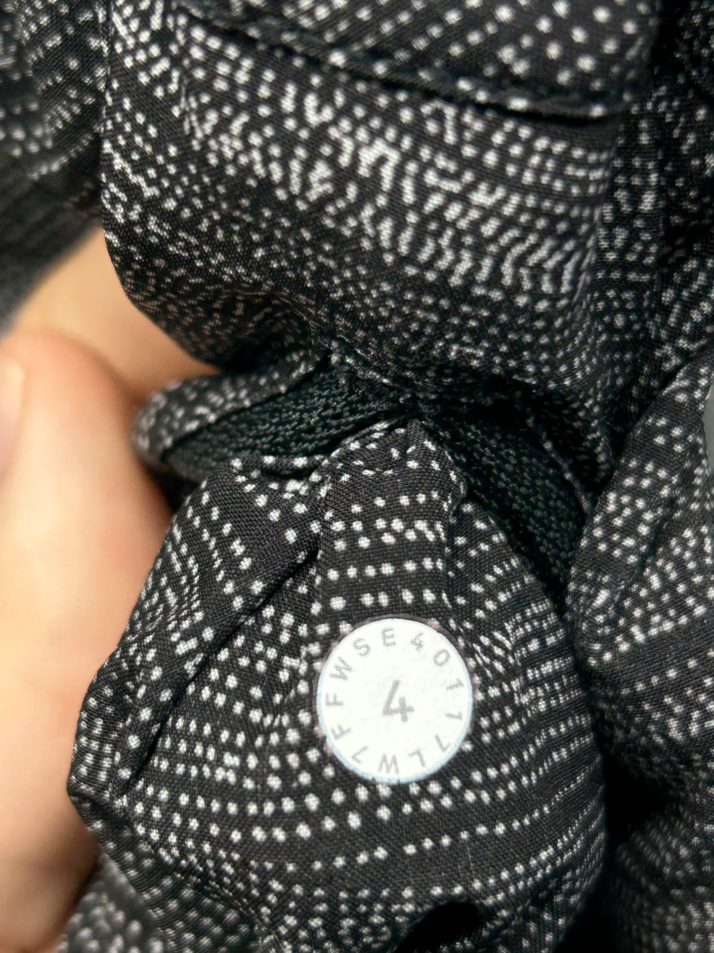 Lululemon Tracker Short IV Size 4 Bit Point Ice Grey Black