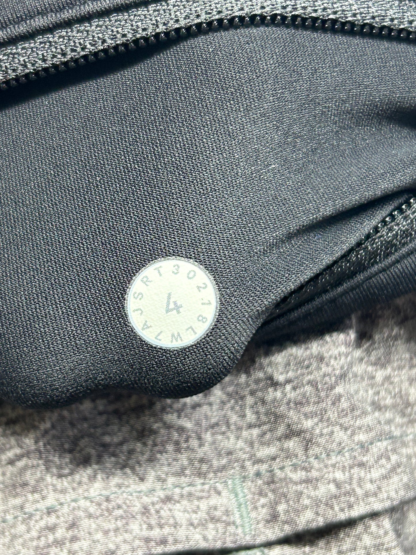 Lululemon Speed Up Short 2.5" Size 4 Heather Lux Multi Black