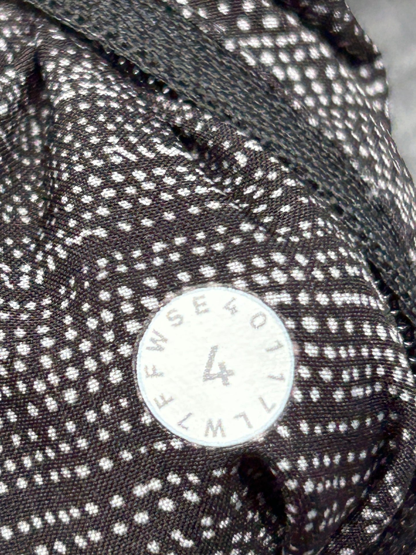 Lululemon Tracker Short IV Size 4 Bit Point Ice Grey Black