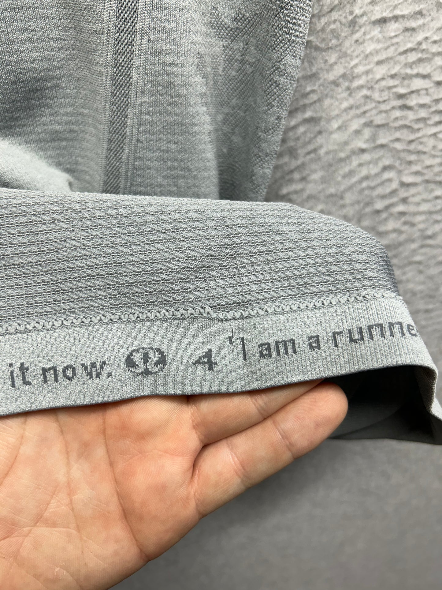 Lululemon Swiftly Tech Short Sleeve Size 4 Paisley Black