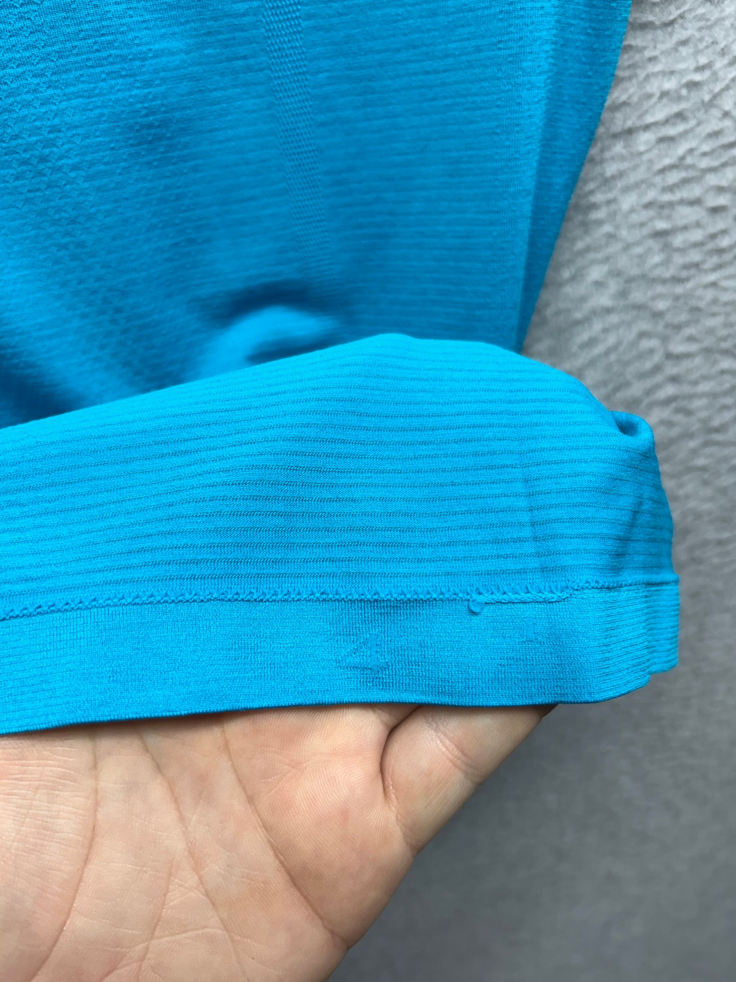 Lululemon Swiftly Tech Short-Sleeve Shirt 2.0 Hip Length Size 4 Blue