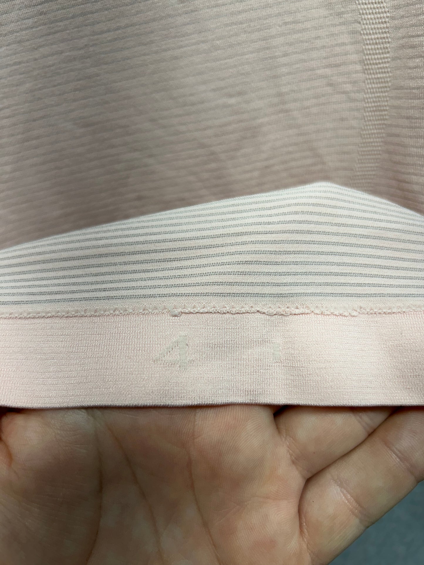 Lululemon Swiftly Tech Short Sleeve 2.0 Size 4 Misty Pink