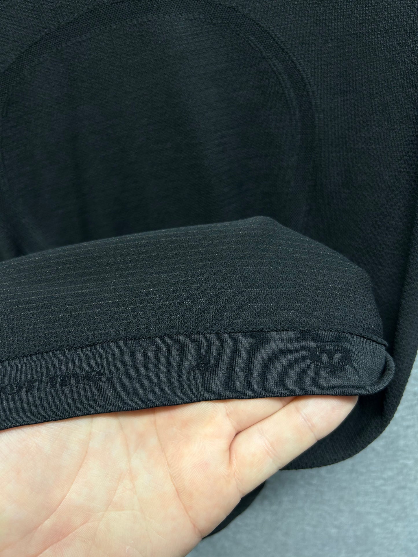 Lululemon Swiftly Tech Short Sleeve Crew Size 4 Black