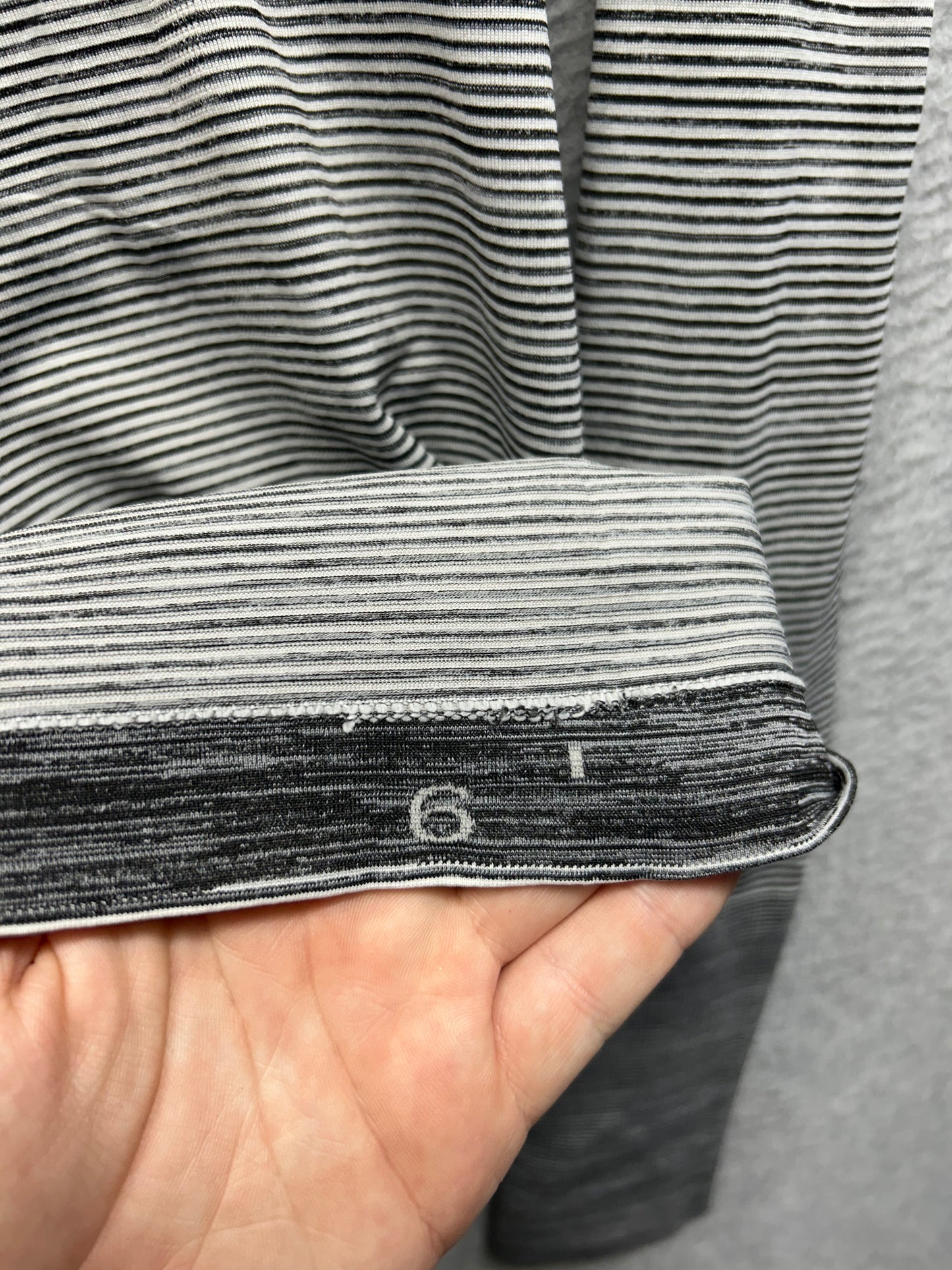 Lululemon Swiftly Tech Long Sleeve 2.0 Size 6 Tempo Stripe White