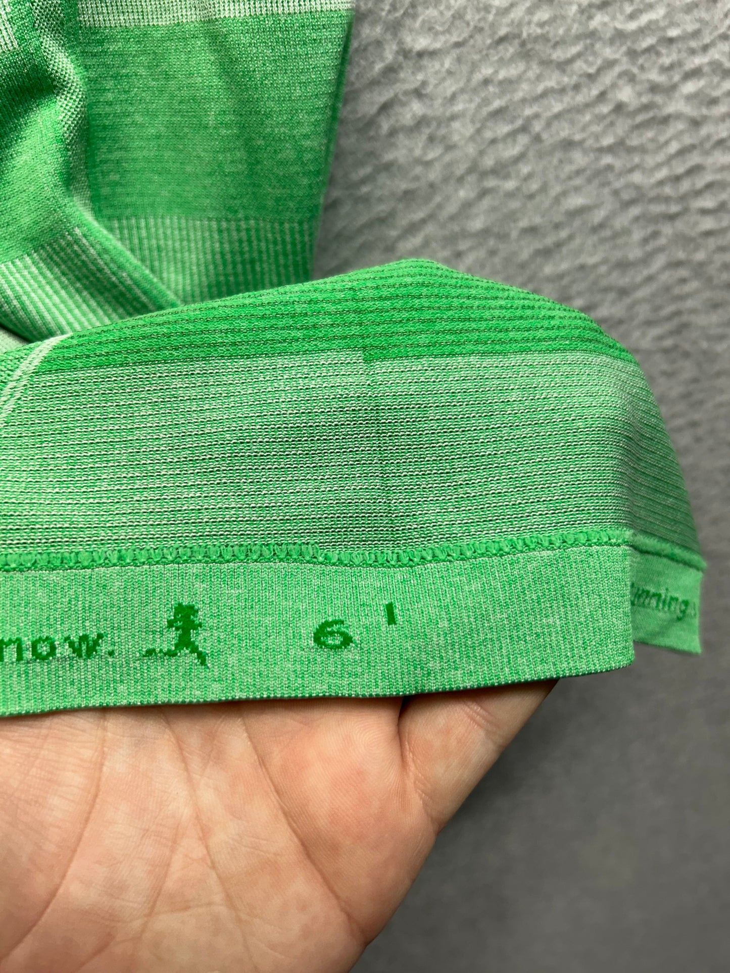 Lululemon Run: Swiftly Tech Short Sleeve Size 6 Heathered Green Bean