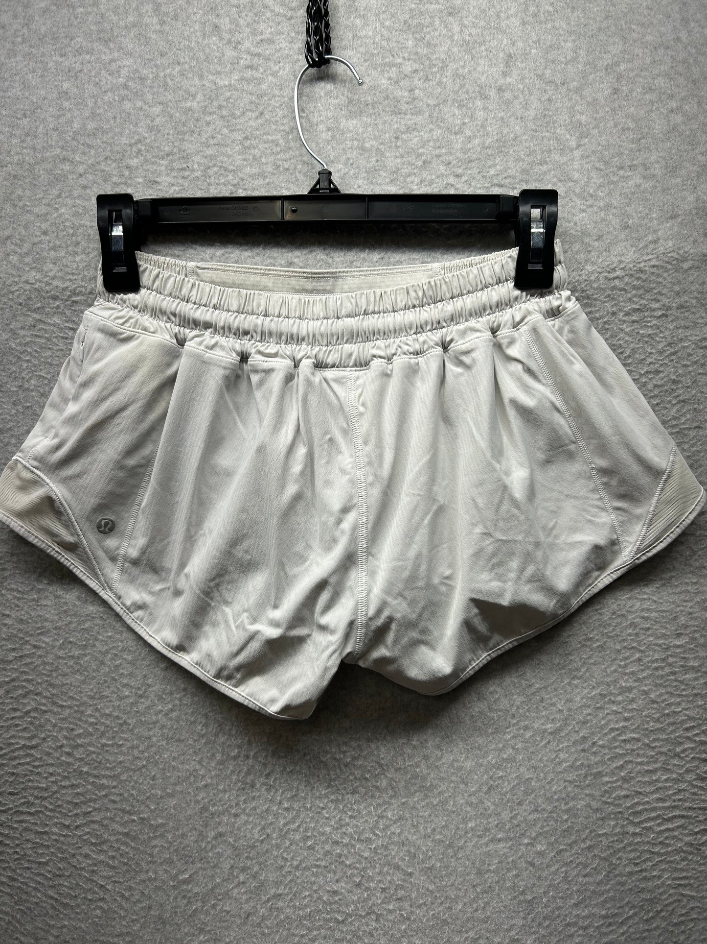 Lululemon Hotty Hot Short II 2.5" Size 6 Reg White