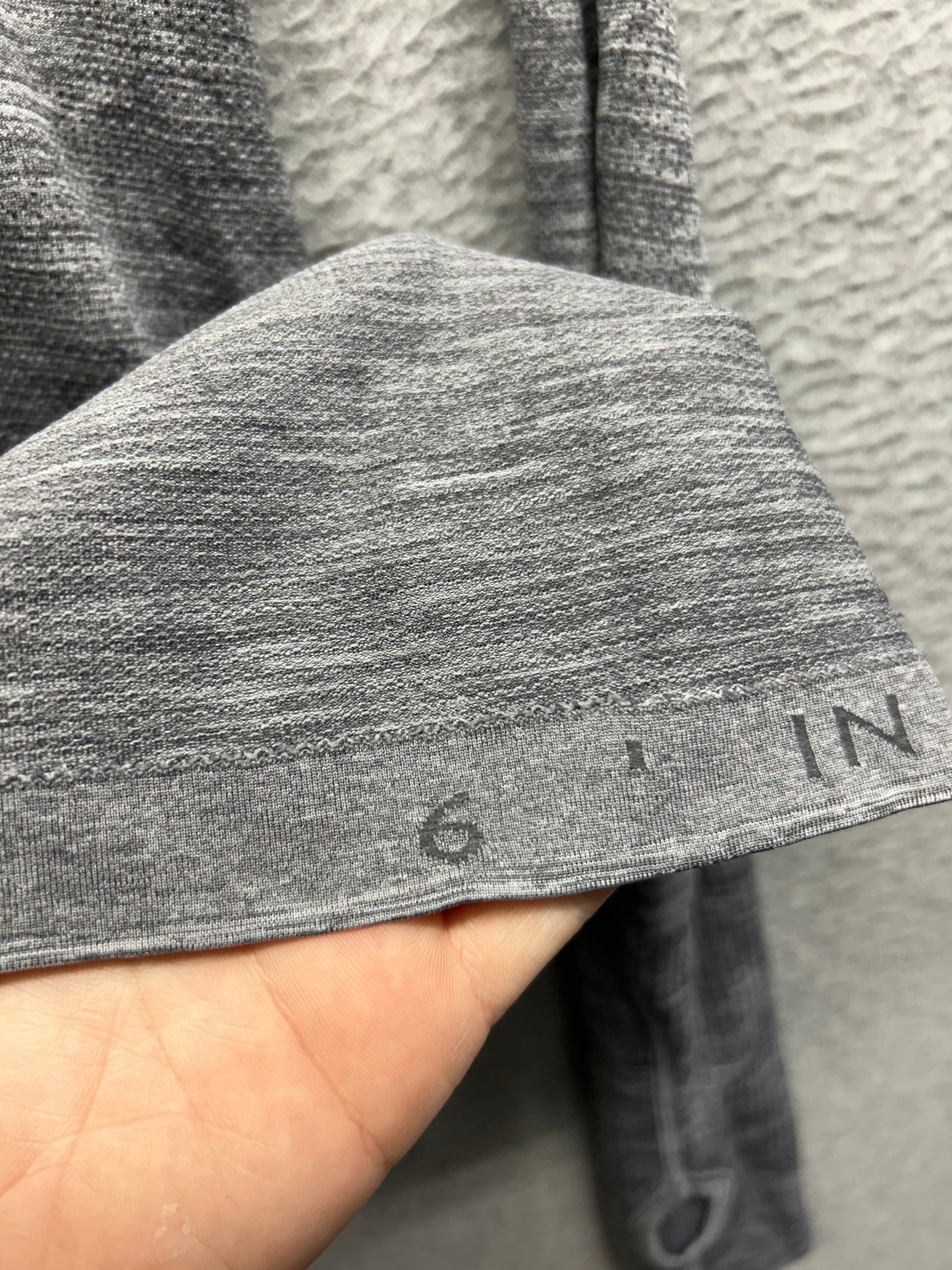 Lululemon Swiftly Tech Long Sleeve Crew Size 6 Slate