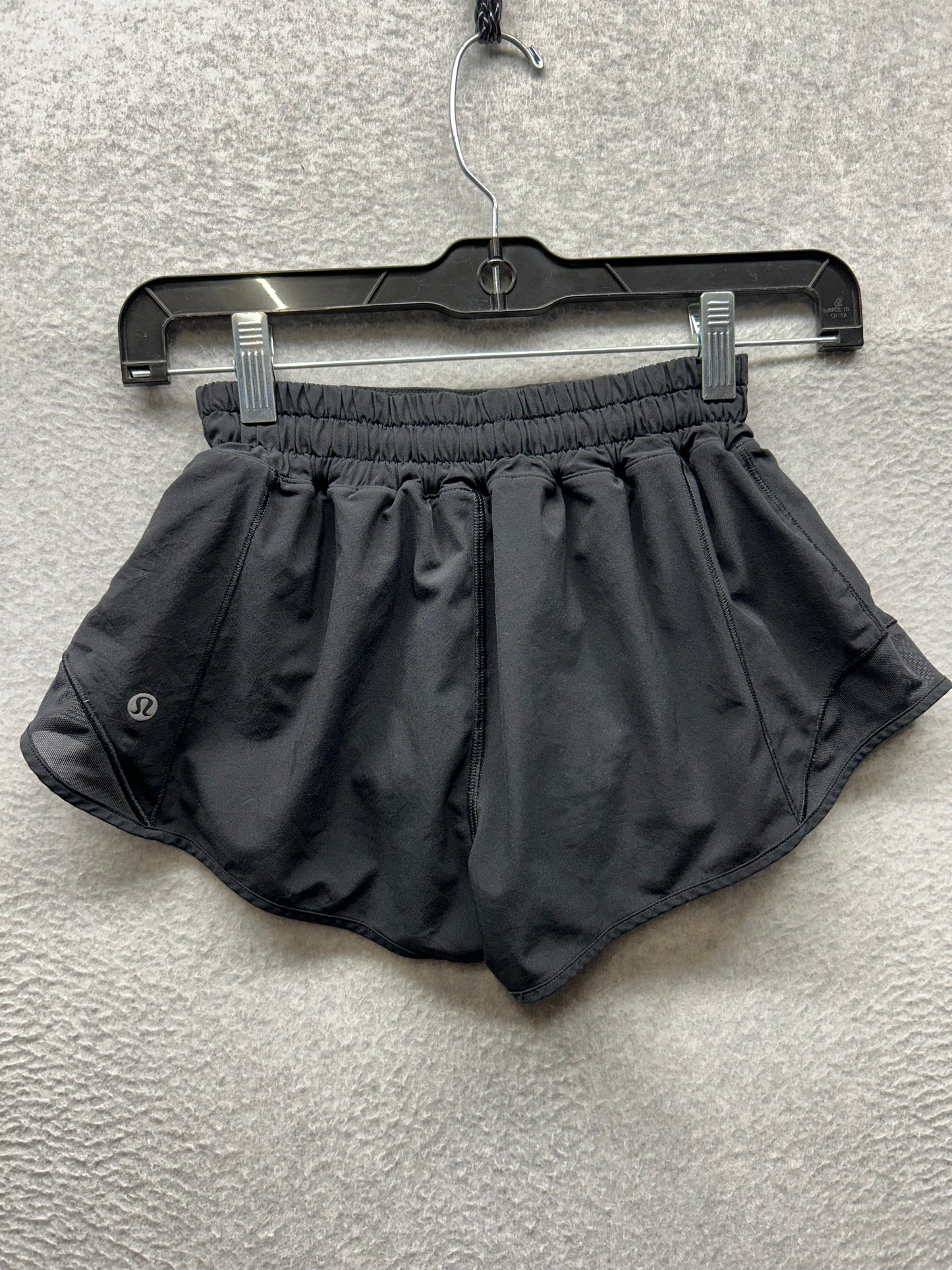 Lululemon Hotty Hot Low-Rise Lined Short 2.5" Size 2 Black