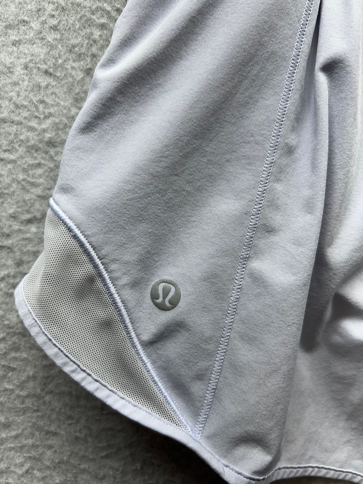Lululemon Hotty Hot Short II 2.5" Size 10 Reg Serene Blue