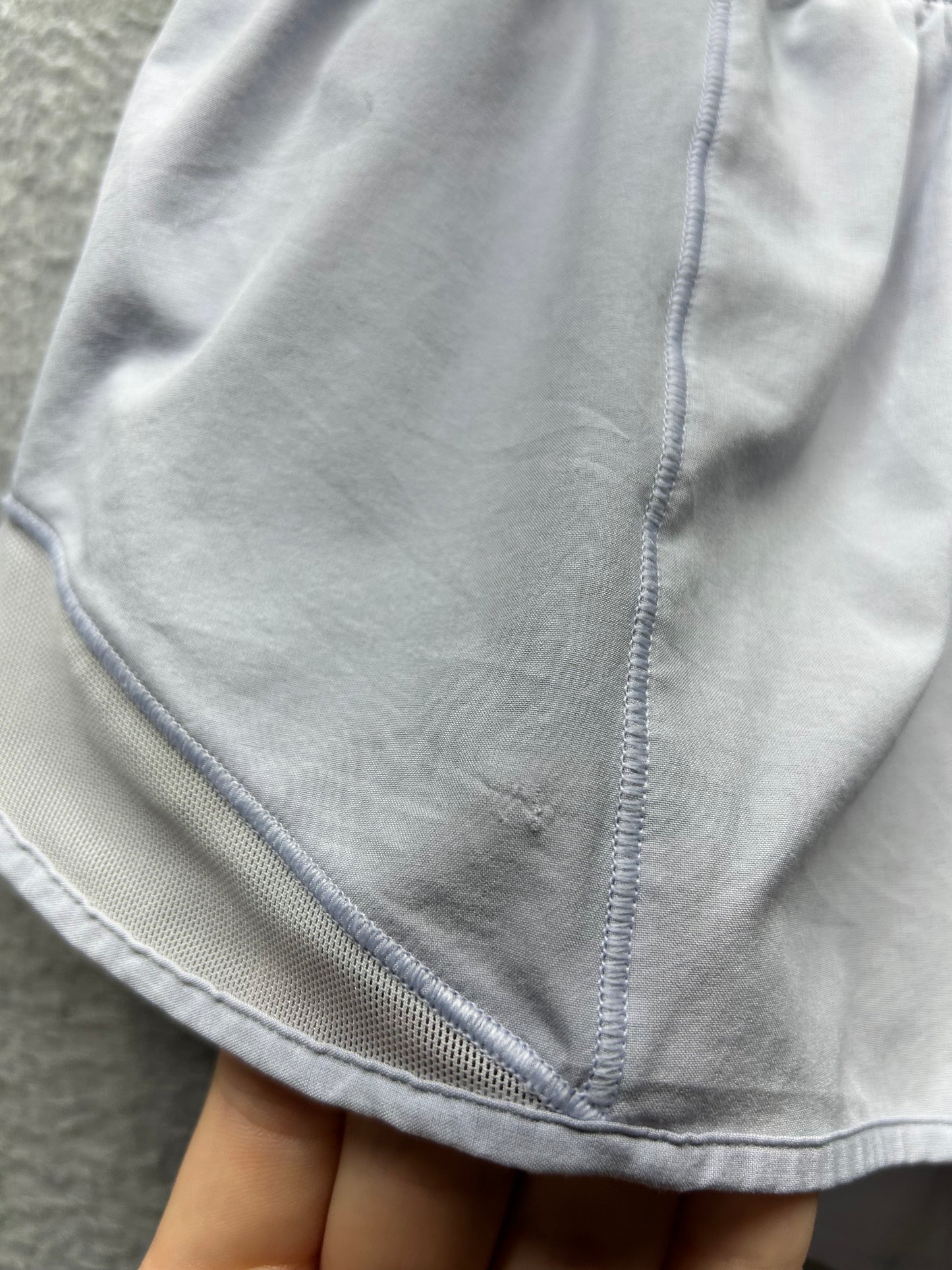 Lululemon Hotty Hot Short II 2.5" Size 10 Reg Serene Blue