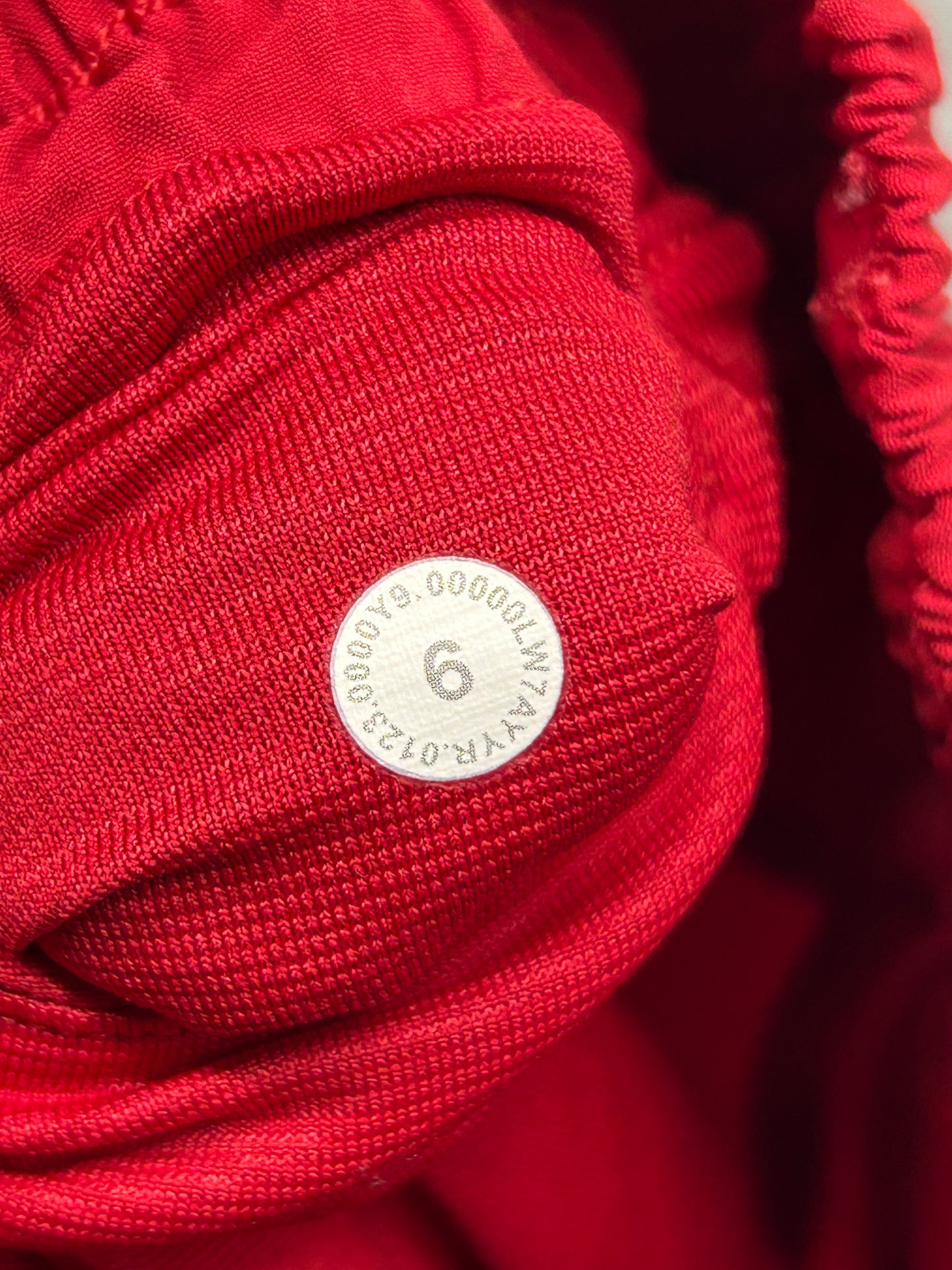 Lululemon Hotty Hot High-Rise Short 2.5" Size 6 Dark Red