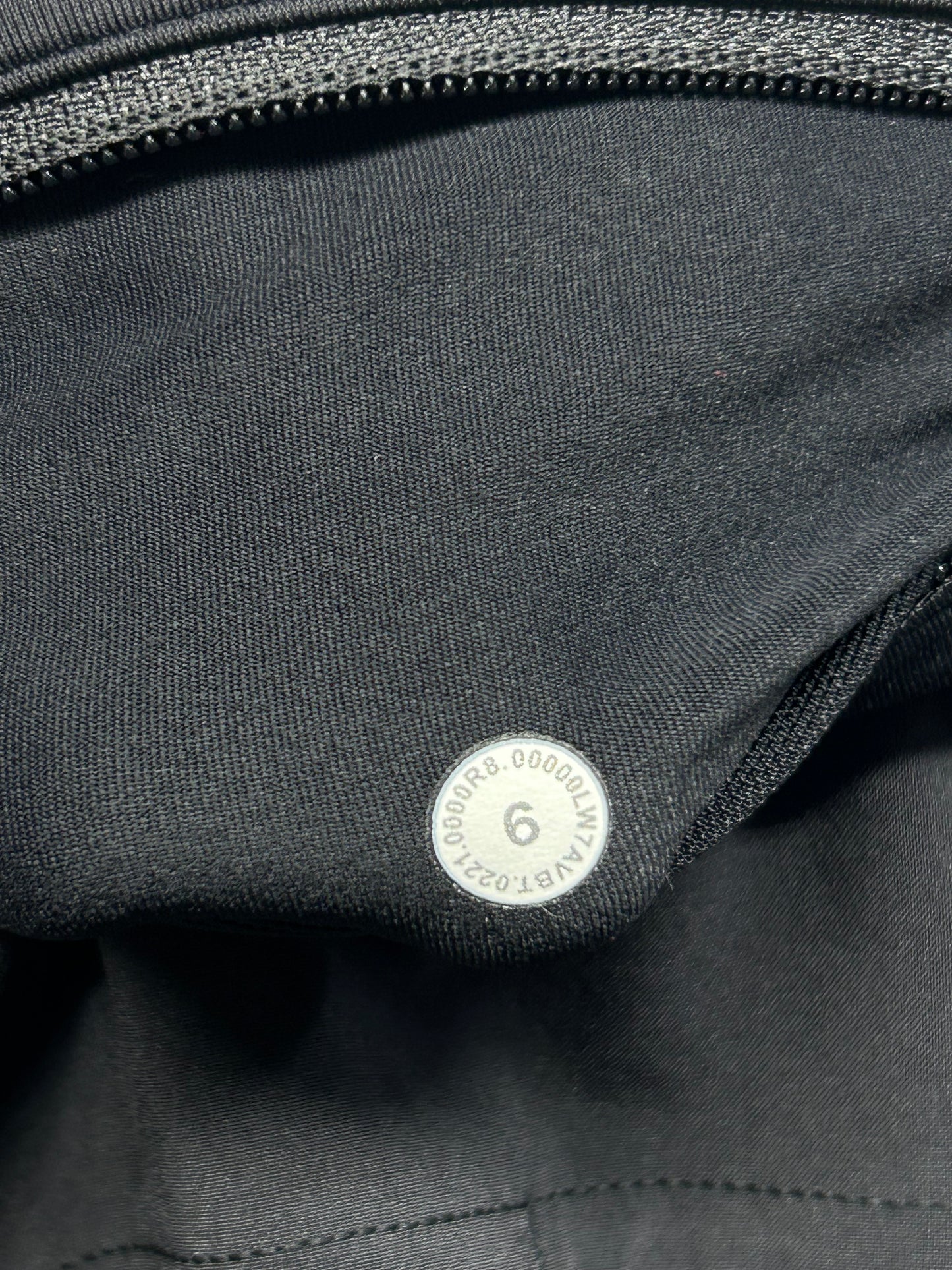 Lululemon Speed Up Mid-Rise Short 4" Size 6 Black