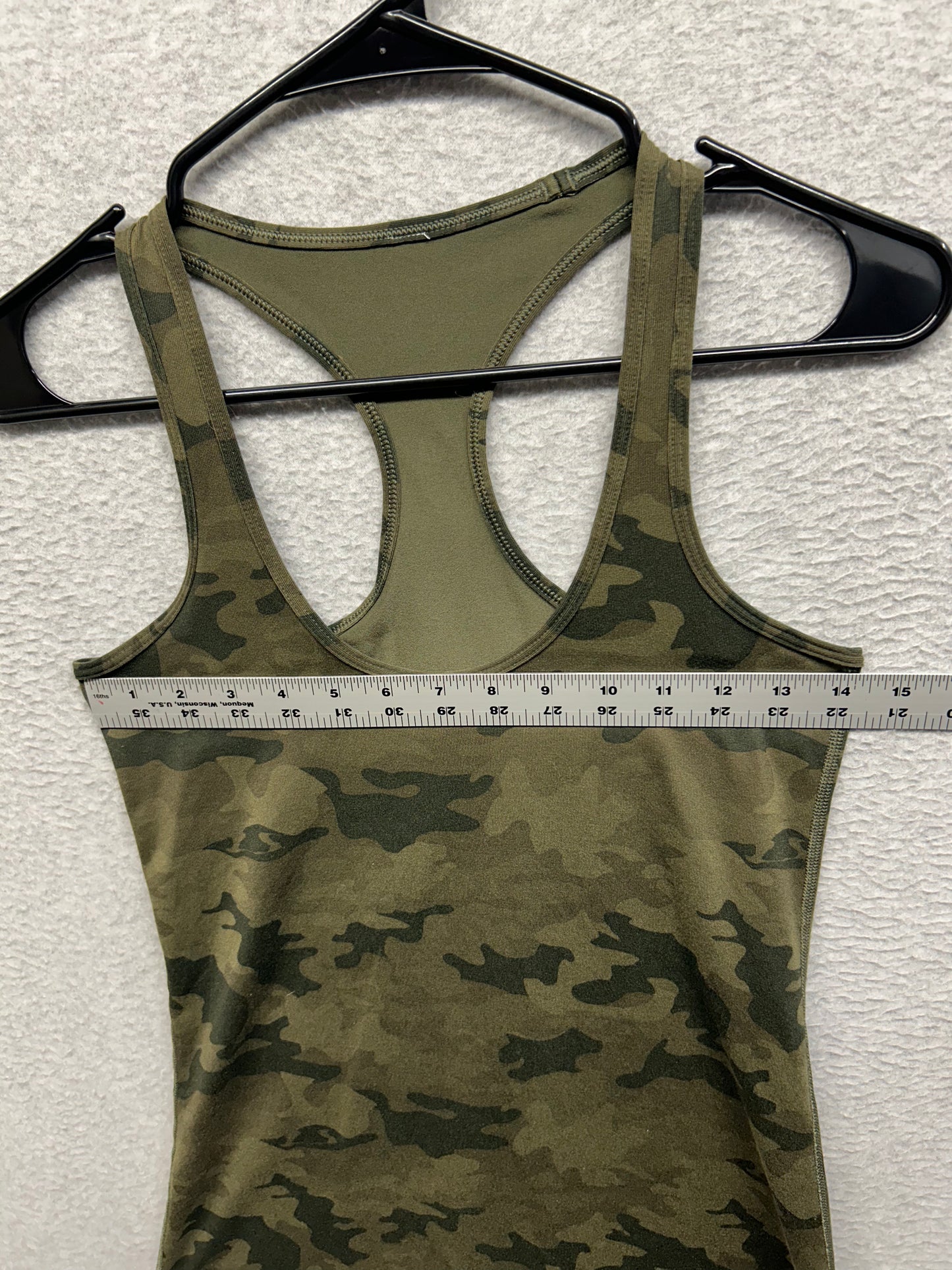 Lululemon Cool Racerback Size 6 Savasana Camo 20cm Fatigue Green