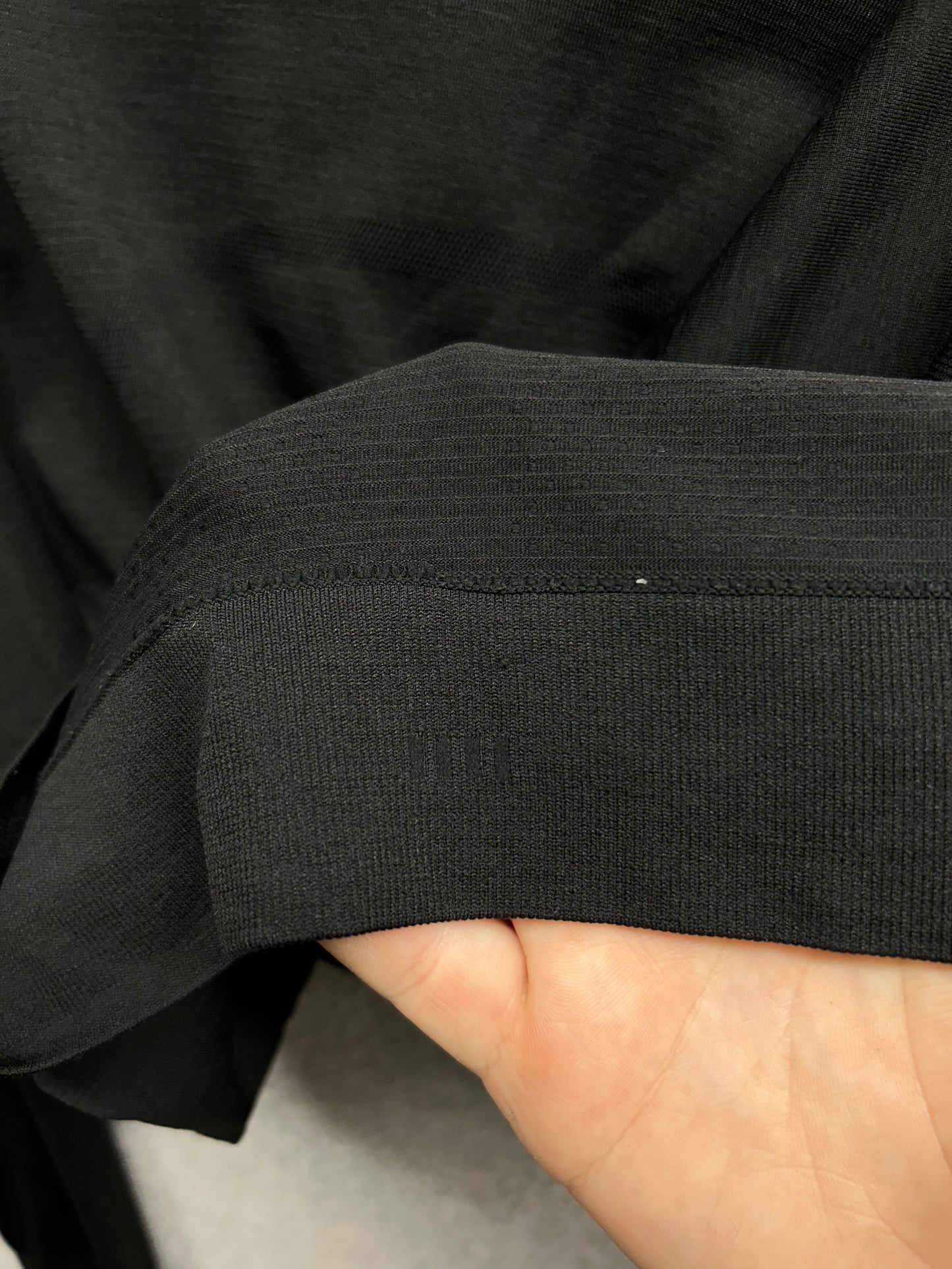 Lululemon Swiftly Tech Relaxed Long Sleeve Crew Size 10 Black