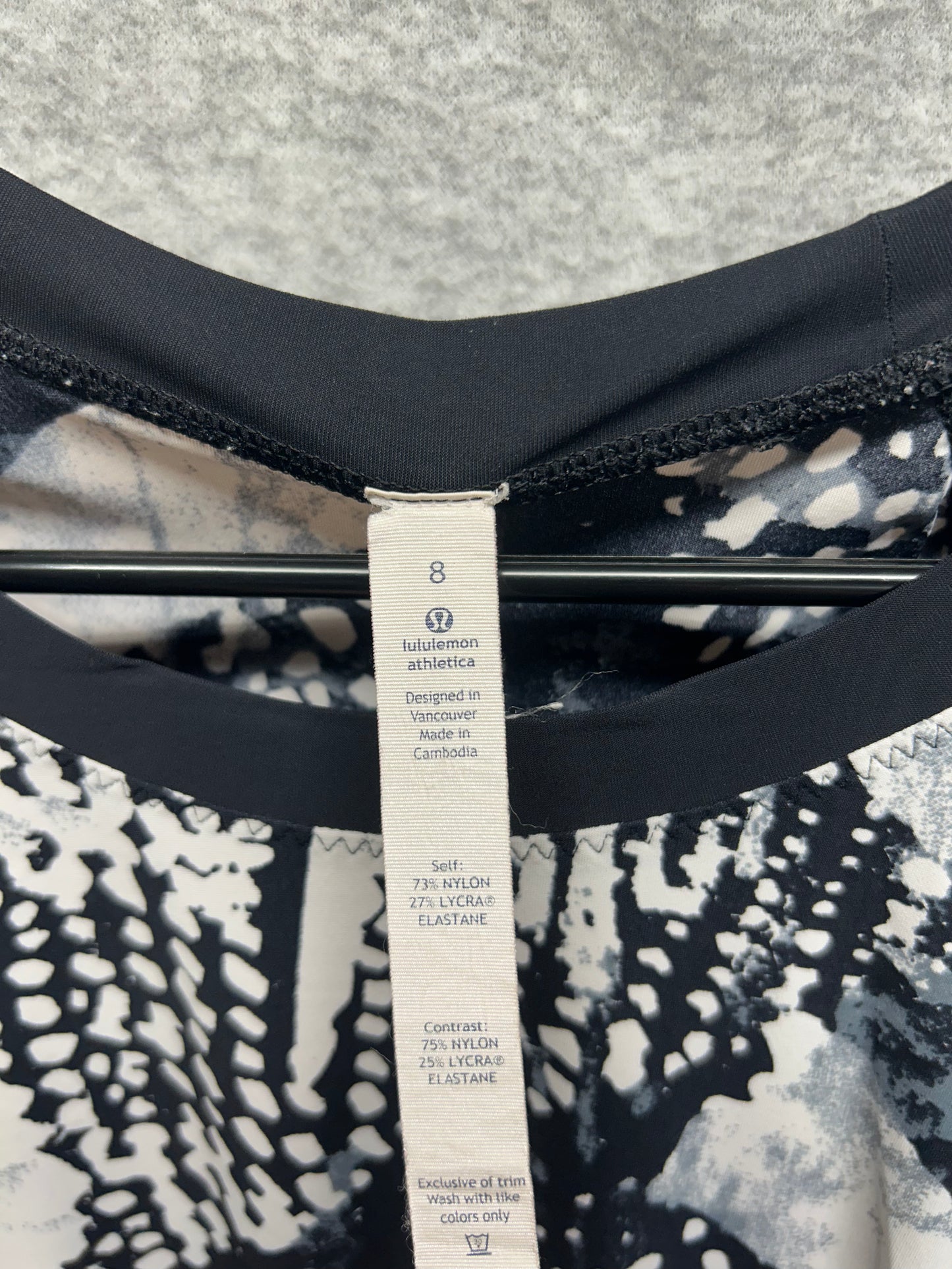 Lululemon Long Sleeve Mesh Bottom Size 8 Static Mist White Black