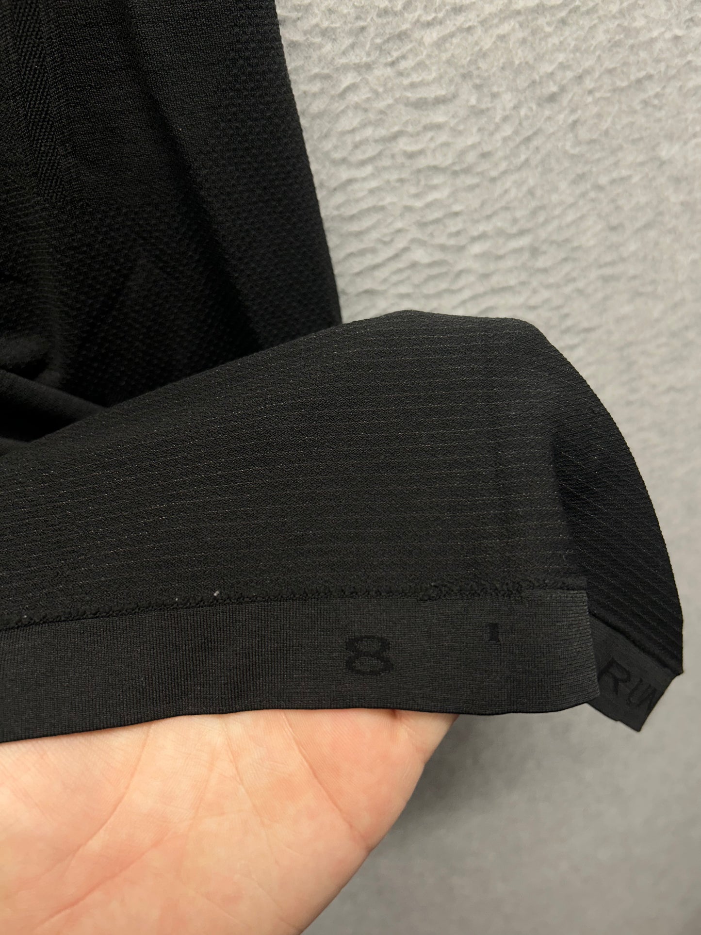 Lululemon Swiftly Tech Short Sleeve 2.0 Size 8 Black