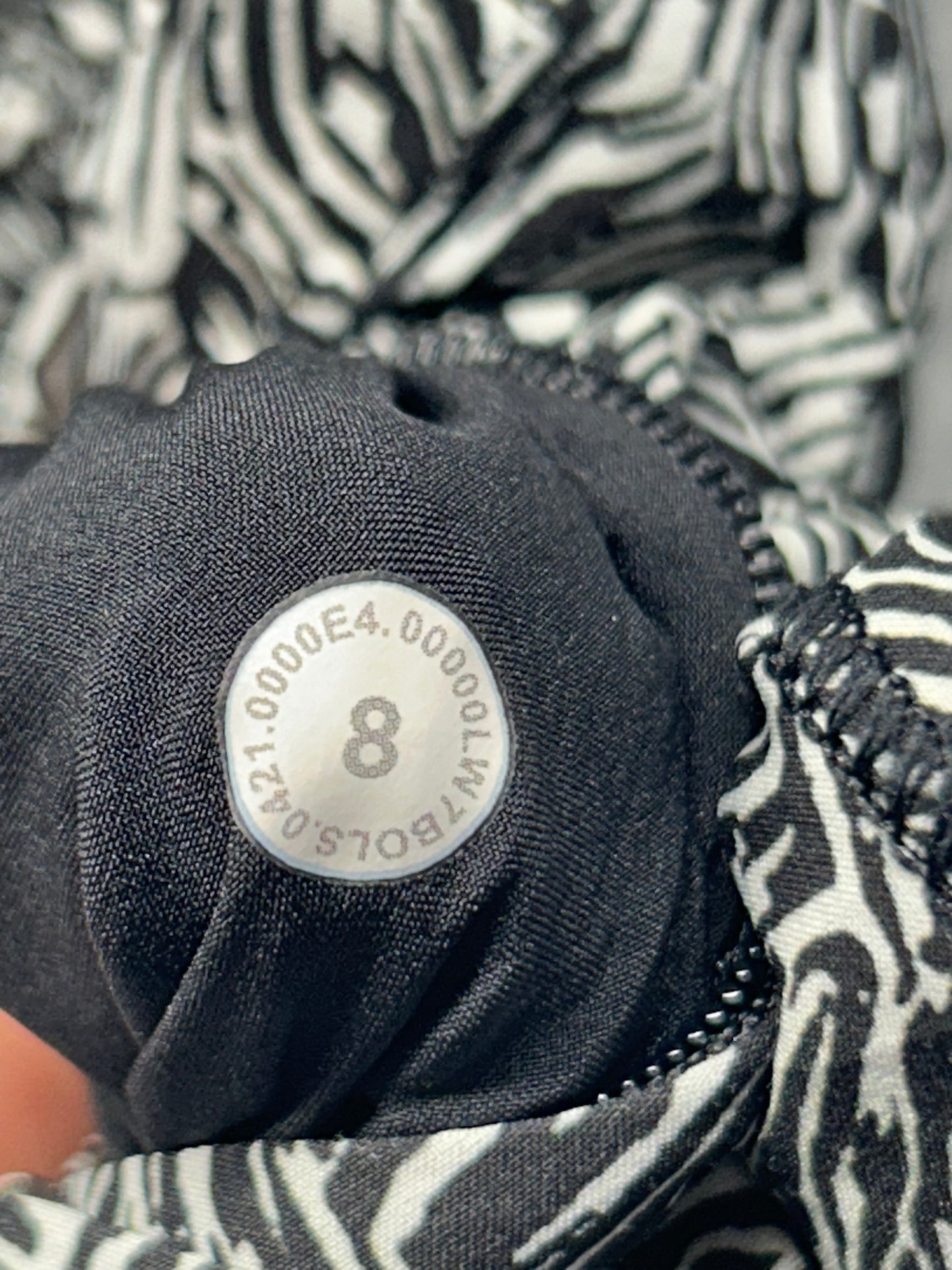 Lululemon Track That Lined Short 5" Size 8 Offbeat Alpine White Black