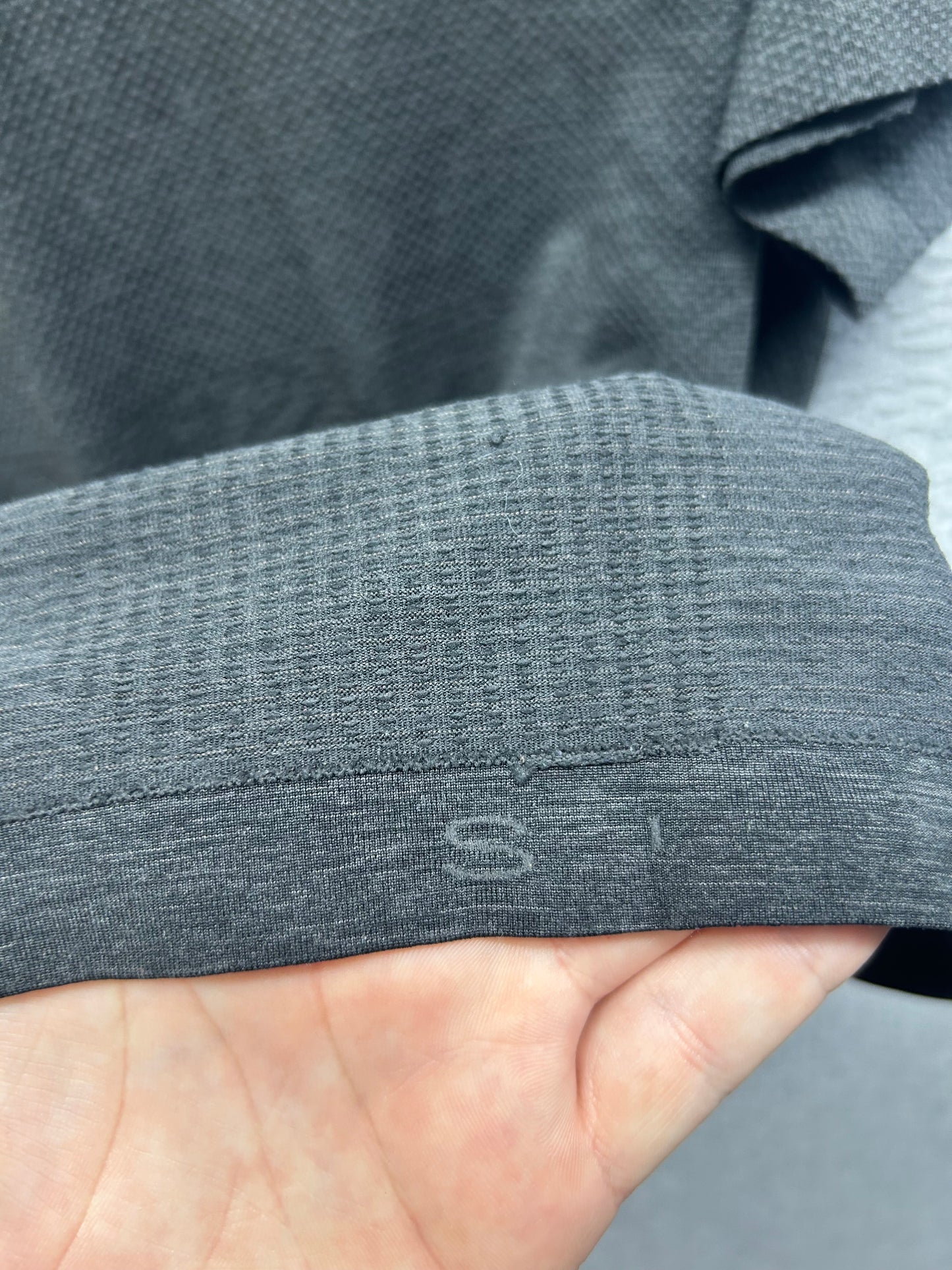 Lululemon Metal Vent Tech Short Sleeve Size Small Black