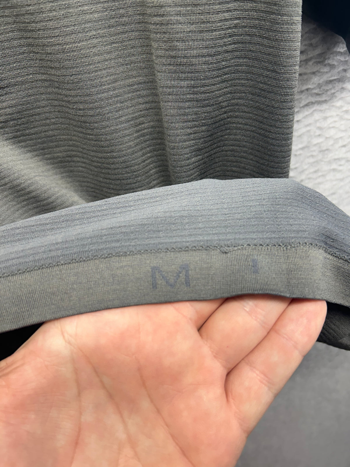 Lululemon Metal Vent Tech Short Sleeve Shirt 2.0 Mens Size Medium Gray