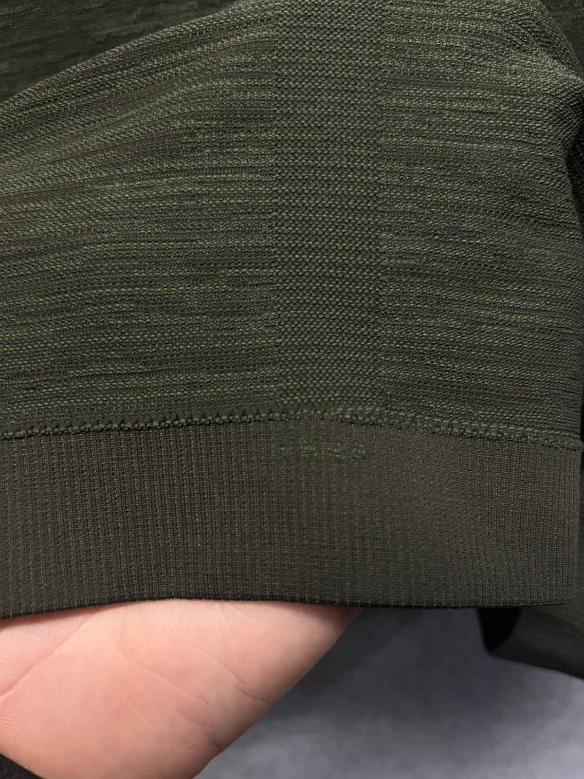 Lululemon Swiftly Tech Relaxed Fit Short Sleeve Shirt Size 10 Heathered Dark Olive