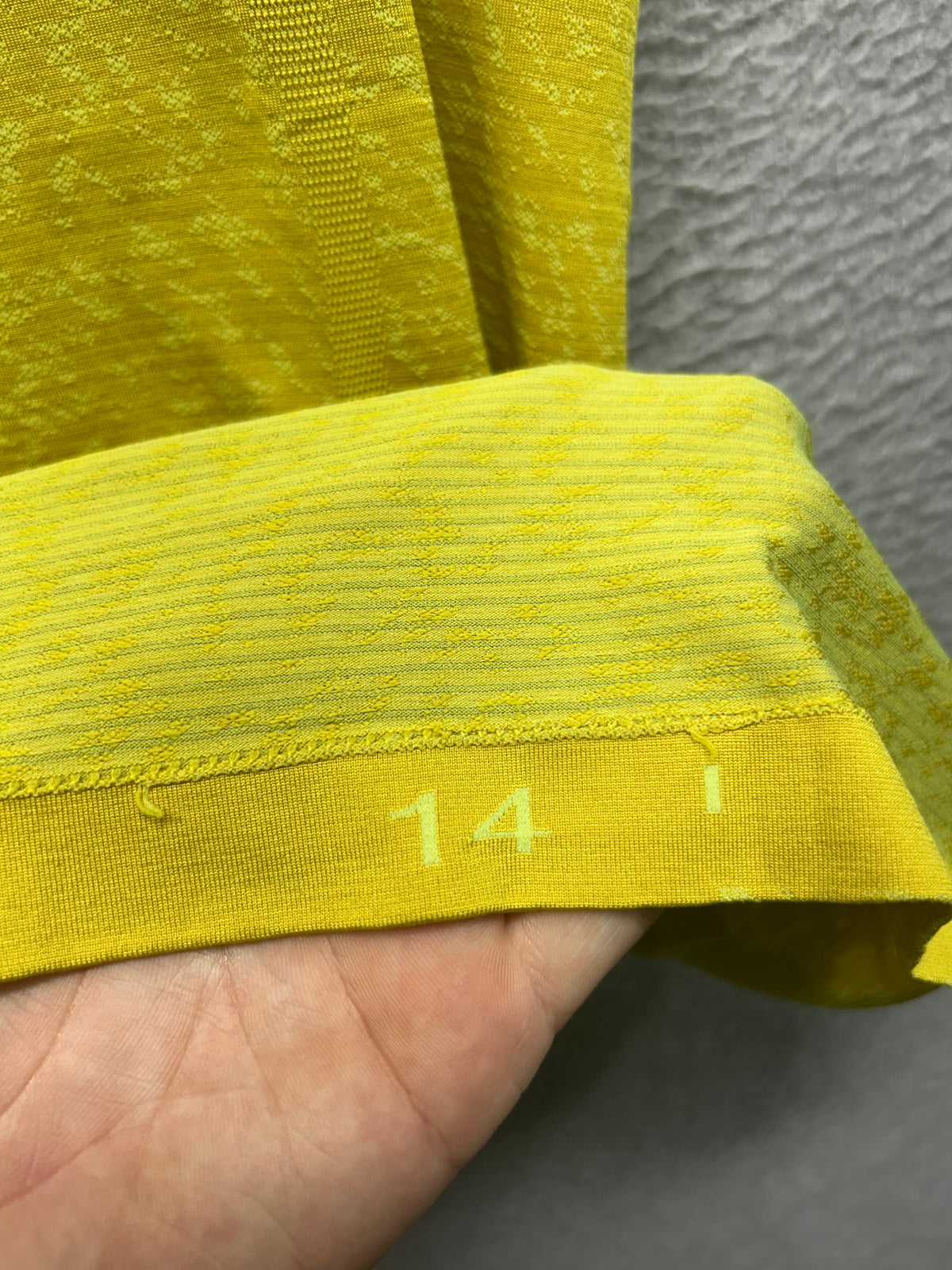 Lululemon Swiftly Tech Short Sleeve Size 14 Yellow
