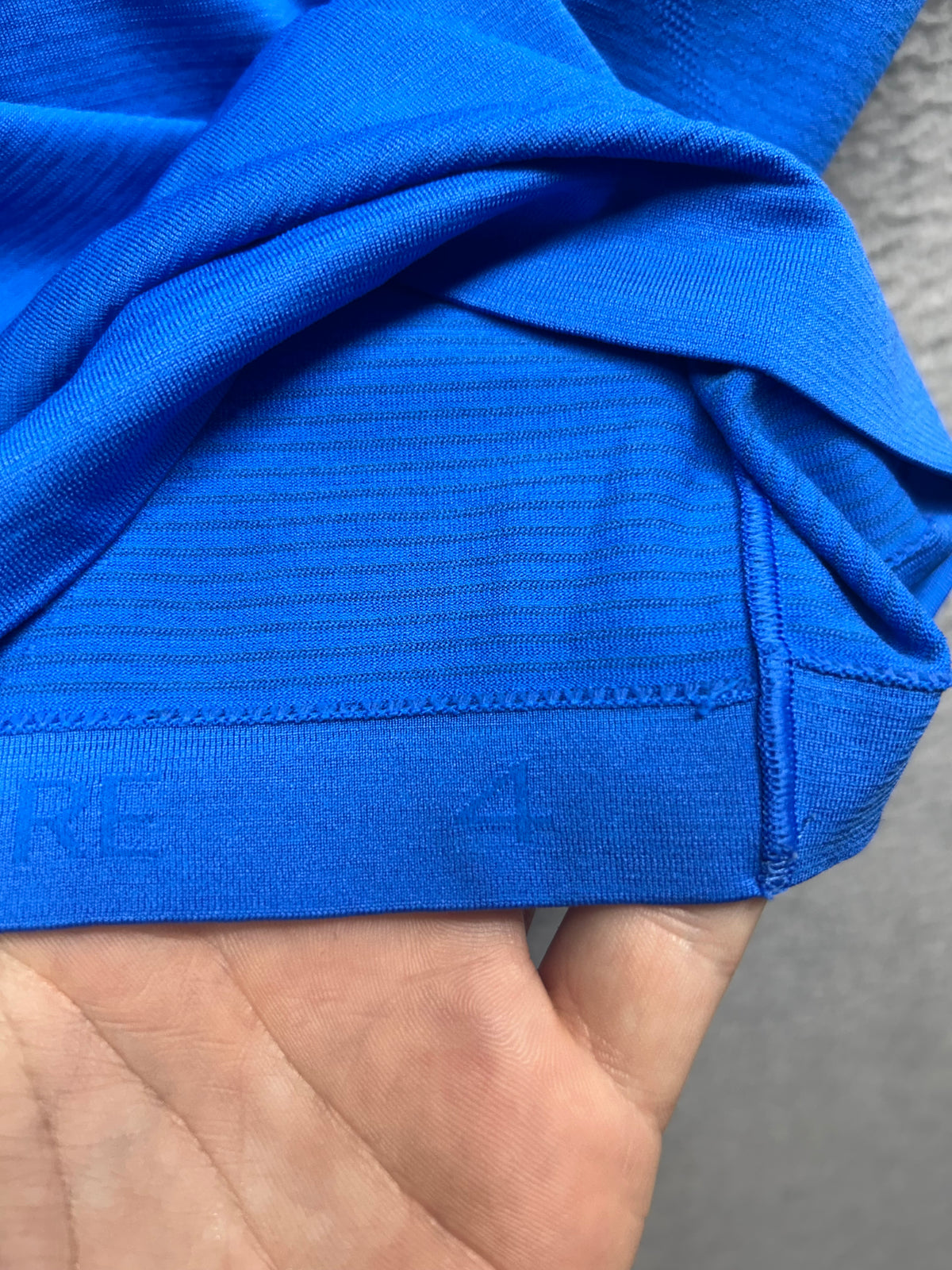 Lululemon Cropped Swiftly Tech Short Sleeve Crew Size 4 Blue
