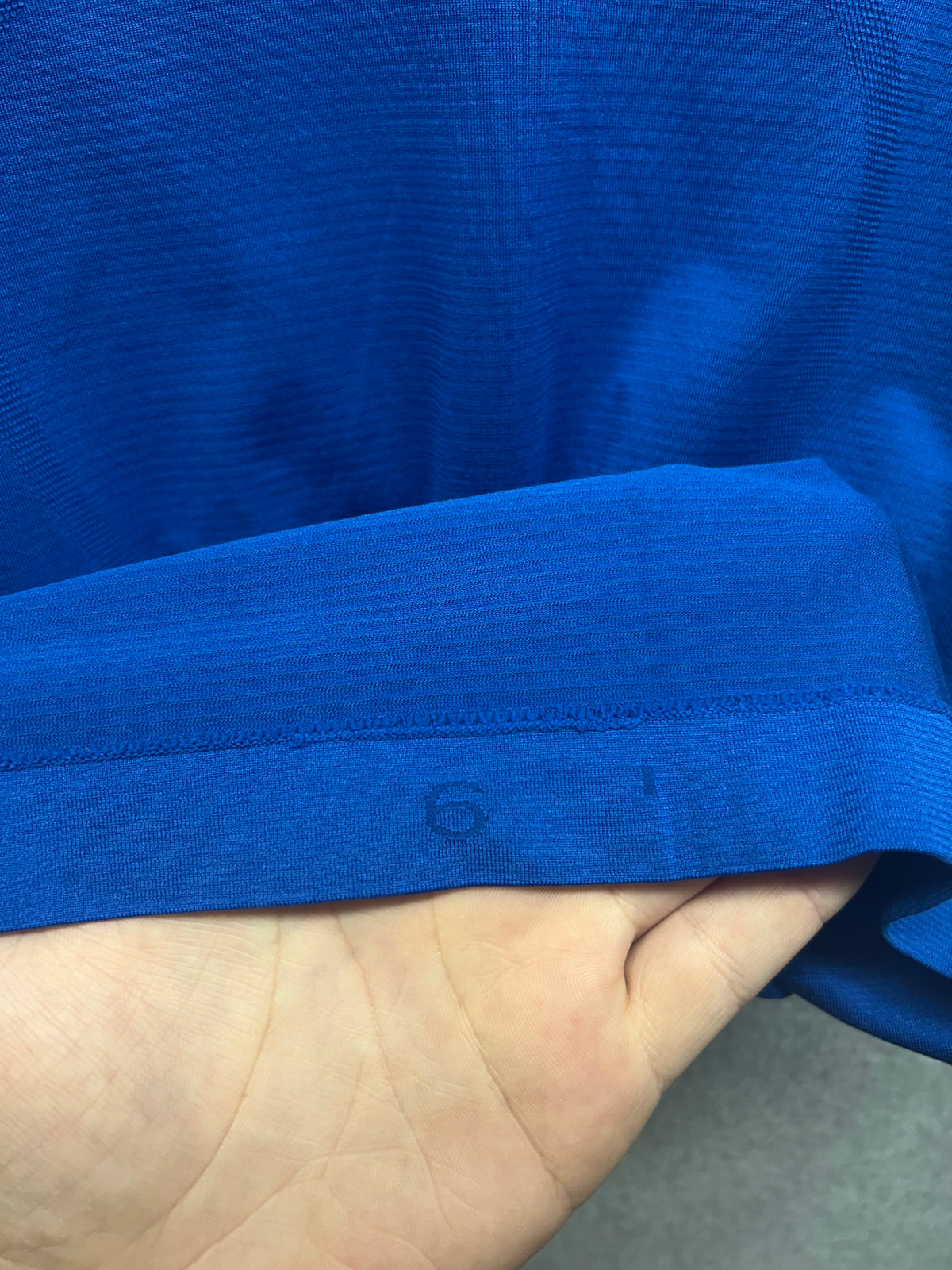 Lululemon Swiftly Tech Long Sleeve Crew Size 6 Blue