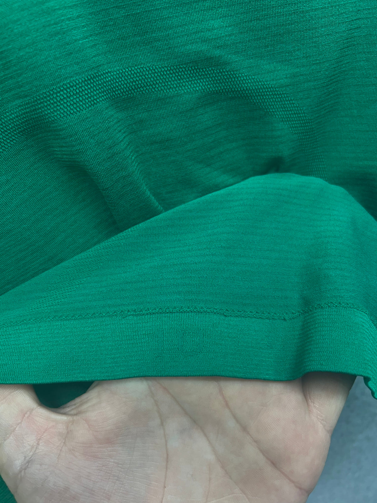 Lululemon Swiftly Tech Long Sleeve Crew Size 10 Green