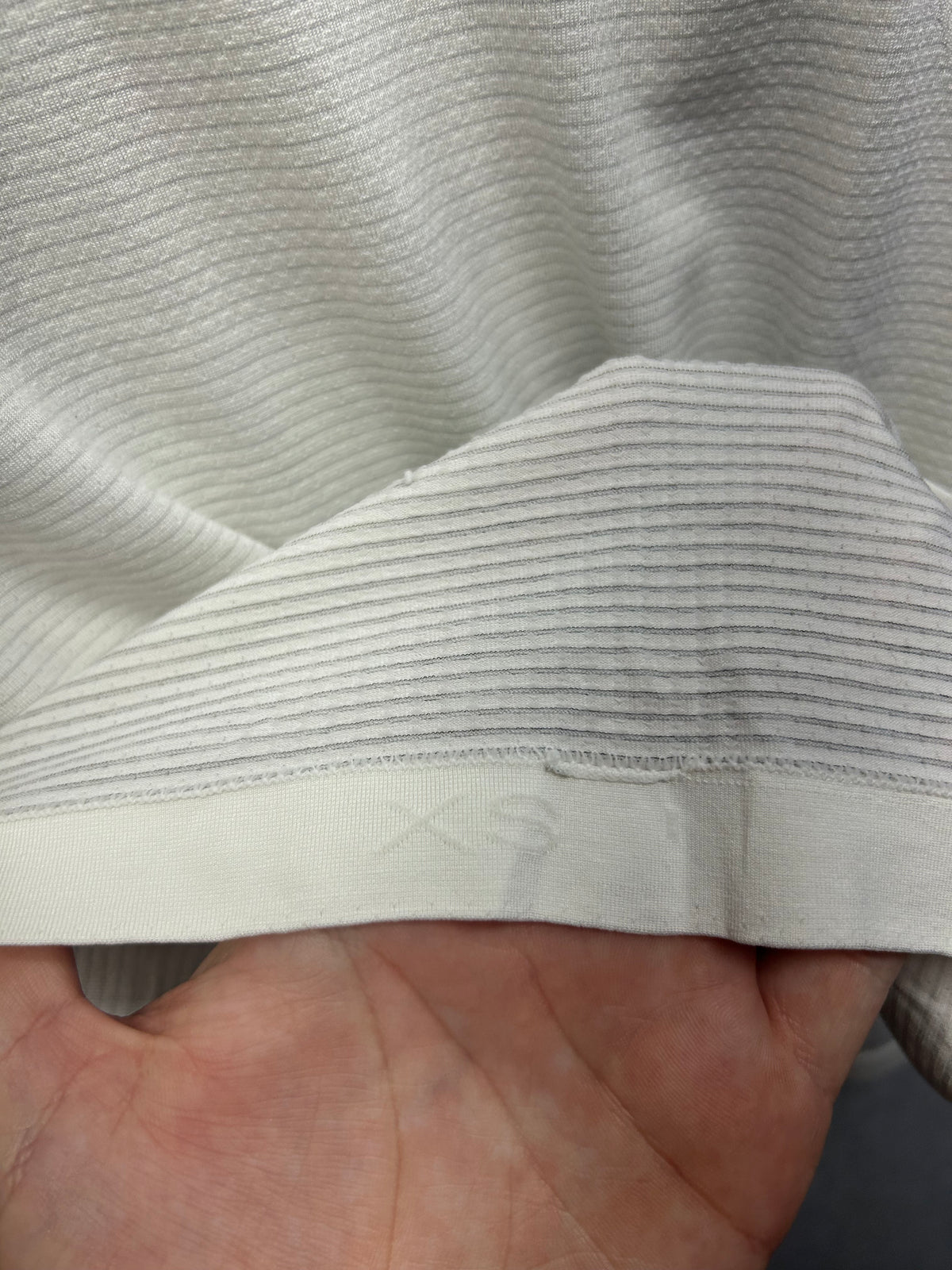 Lululemon Metal Vent Tech Long Sleeve Size XS Heathered White