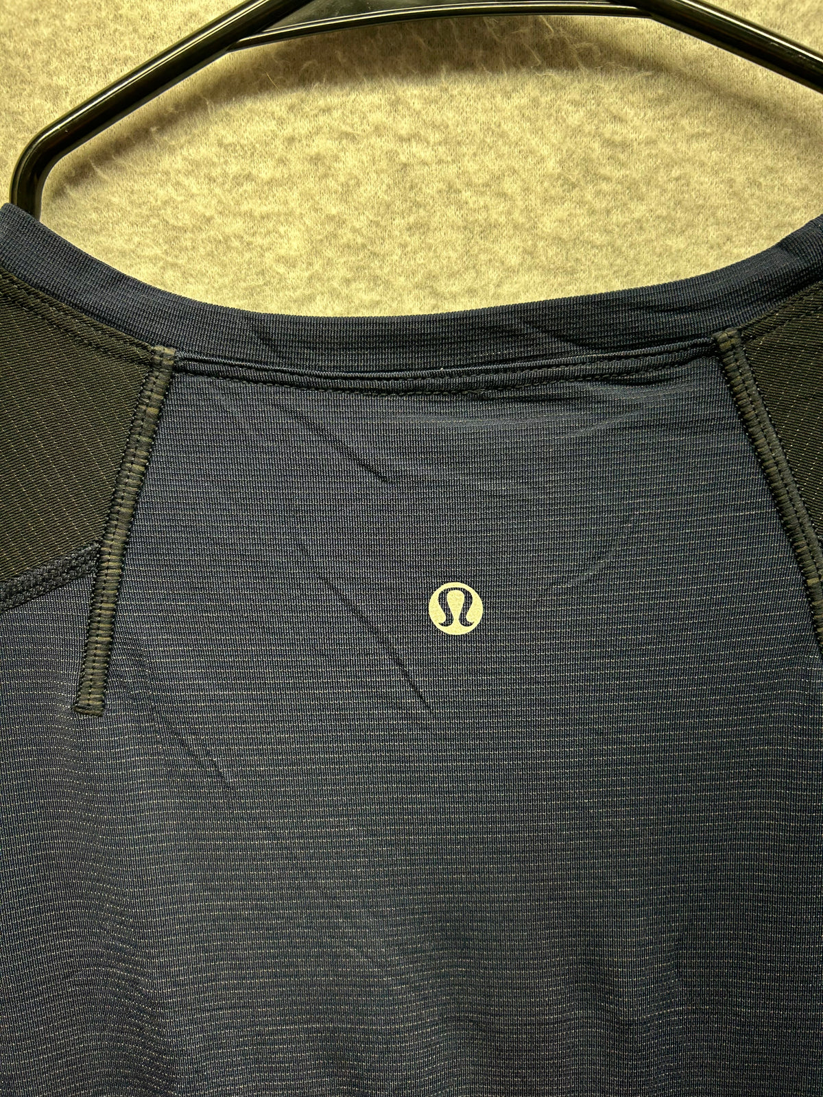 Lululemon Workout Basic T Shirt Size Large Blue Black