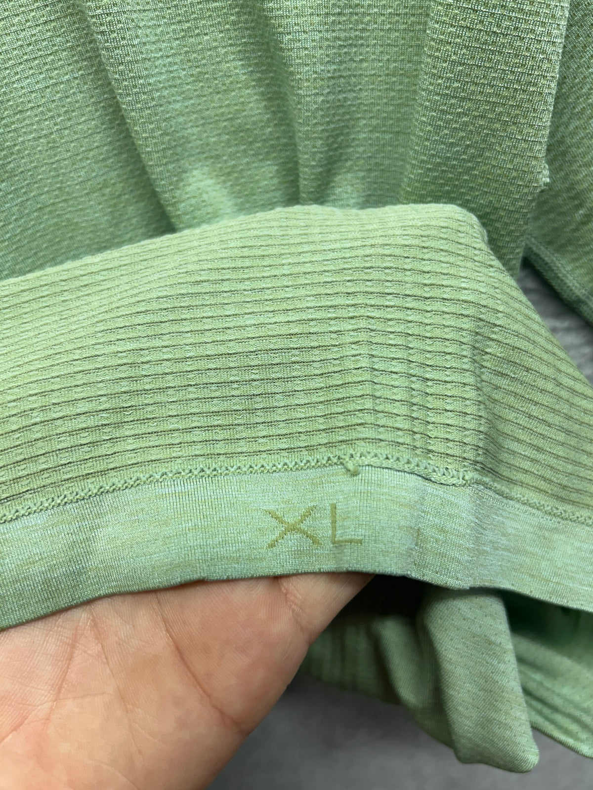 Lululemon Metal Vent Tech Short Sleeve Size XL Light Green
