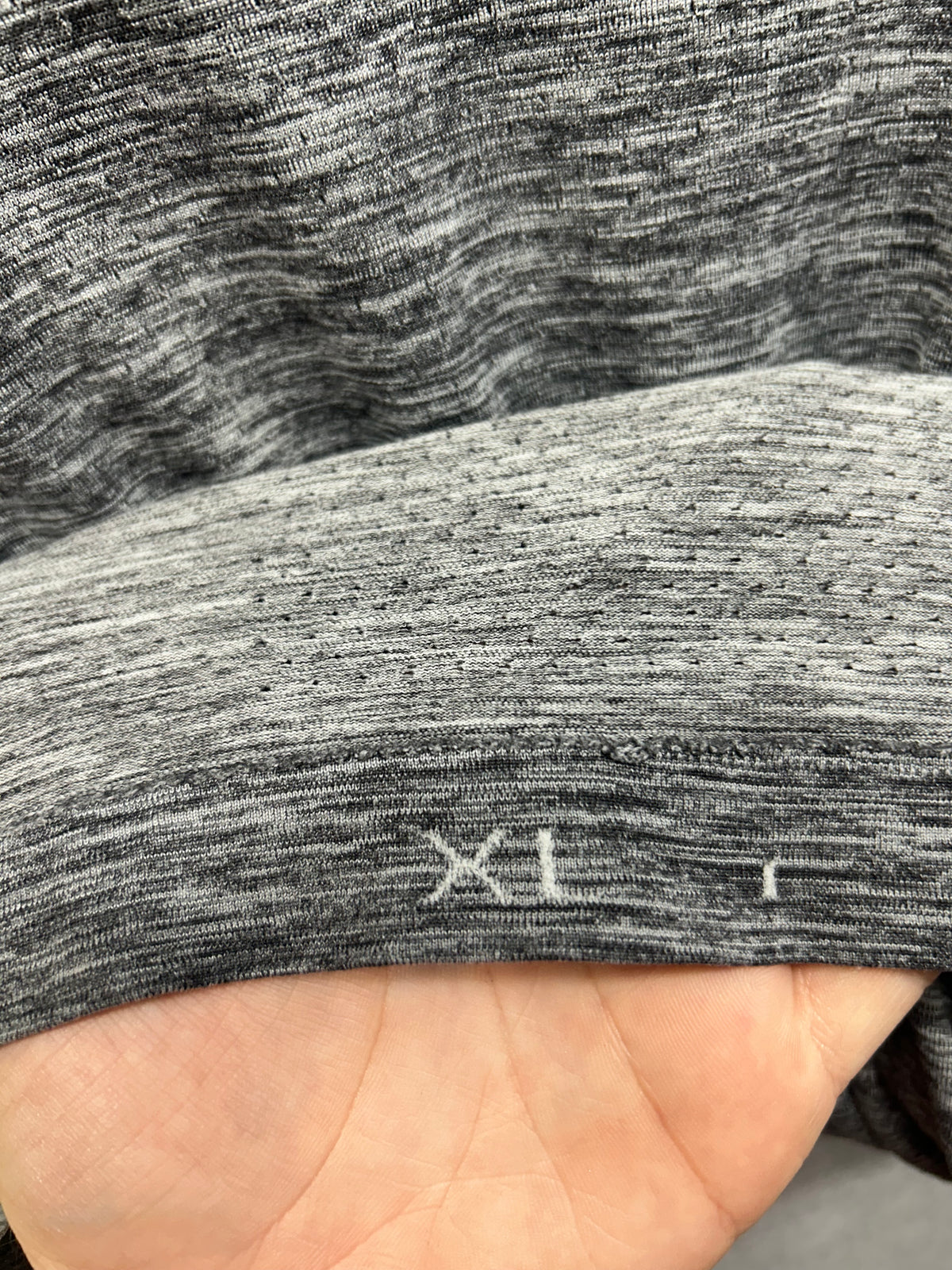 Lululemon Metal Vent Tech Short Sleeve Size XL Heathered Gray