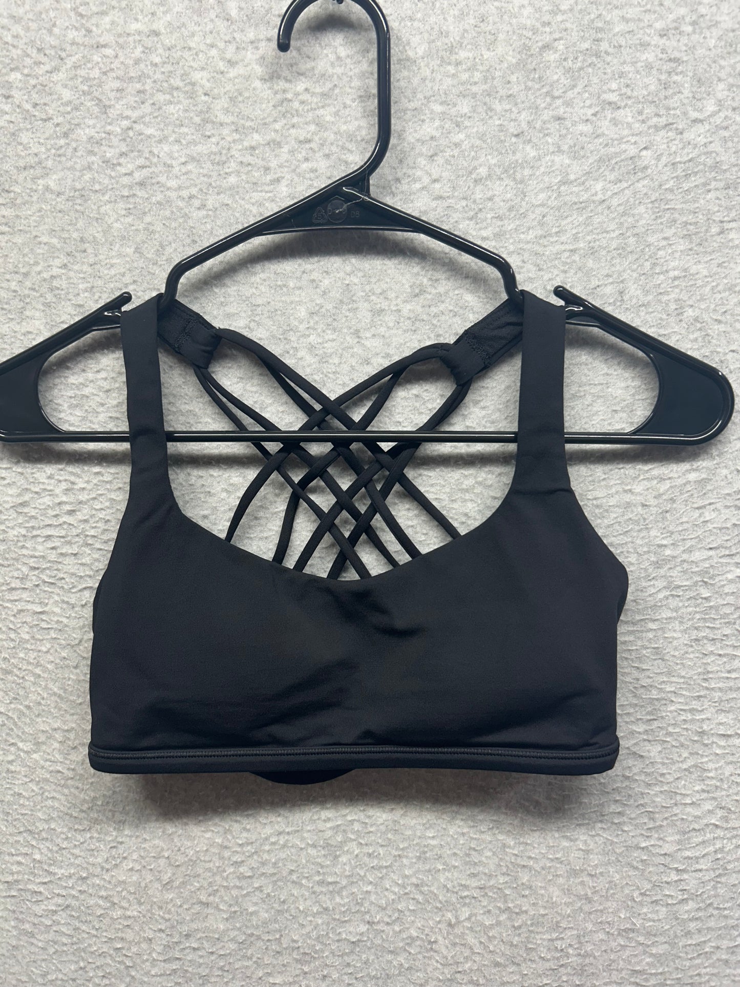 Lululemon Free To Be Bra (Wild) Size 6 Black