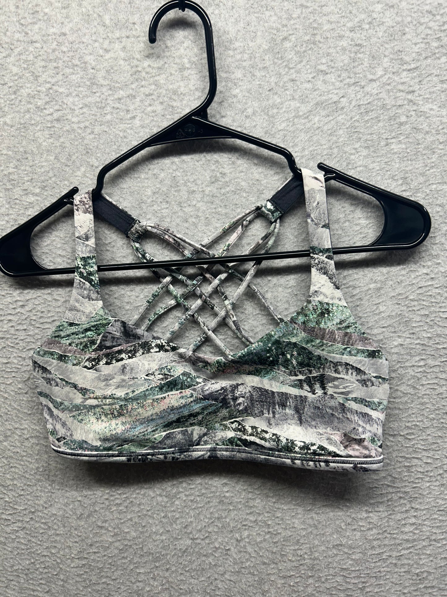 Lululemon Free To Be Bra (Wild) Size 8 Springscape Multi