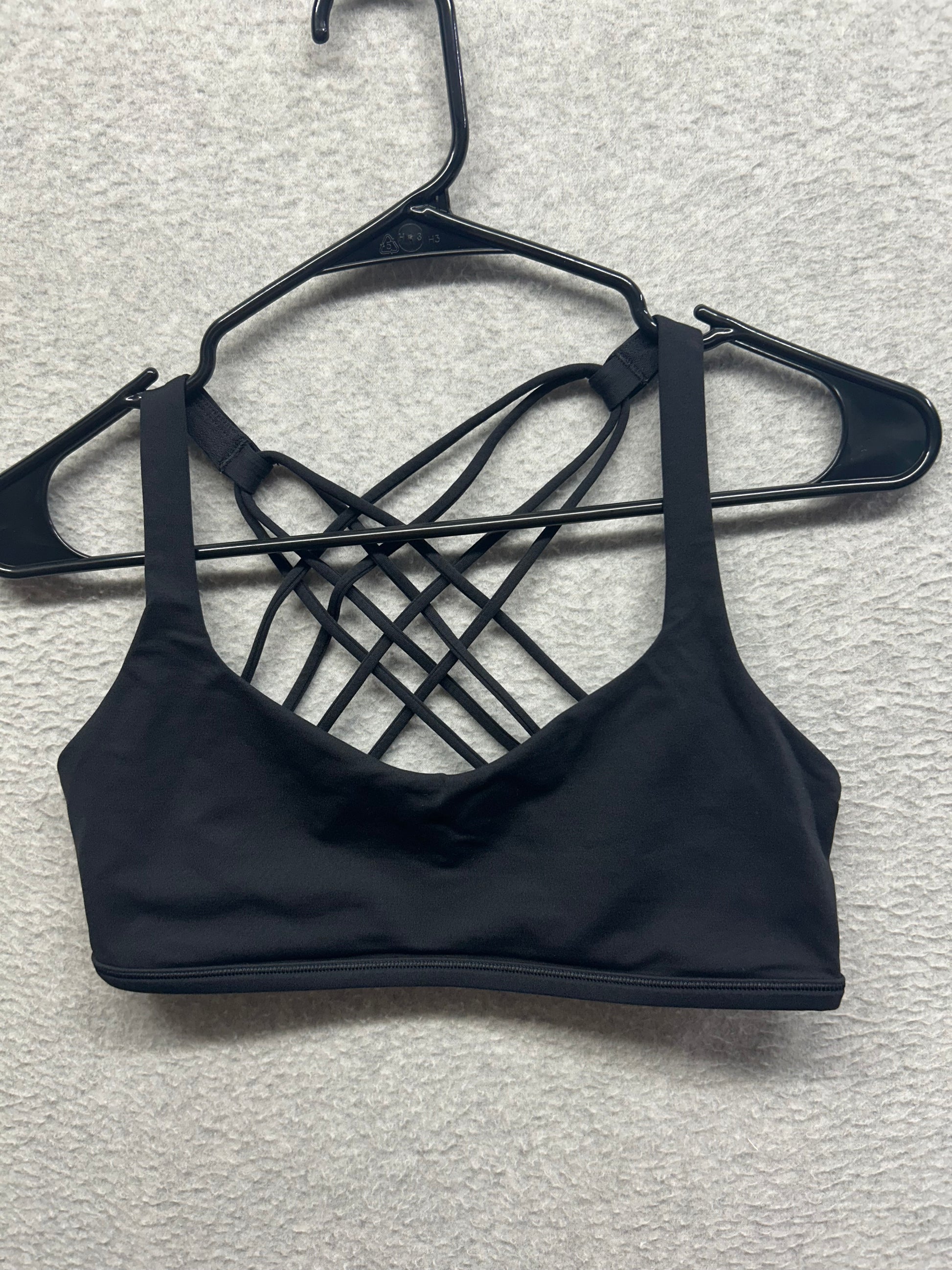 Lululemon Free To Be Bra (Wild) Size 8 Black