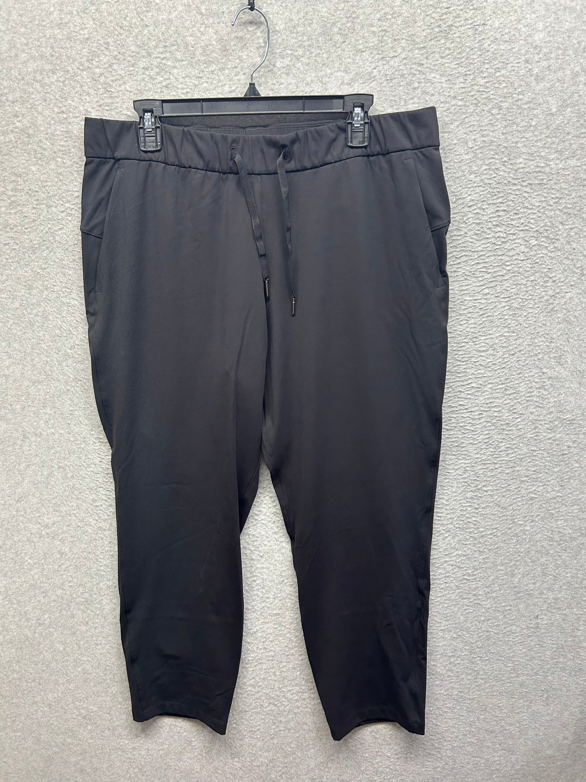 Lululemon On the Fly 7/8 Pant Size 12 Black