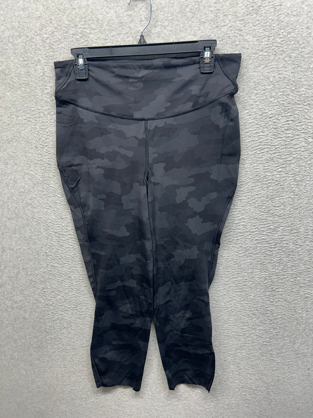 Lululemon Base Pace High-Rise Crop 23" Size 12 Heritage 365 Camo Deep Coal Multi