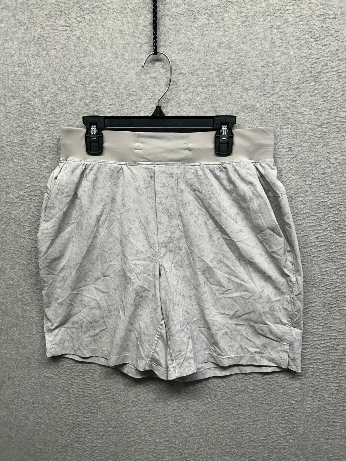 Lululemon T.H.E. Short Linerless 7" Size S Gravel Dust Alpine White Multi