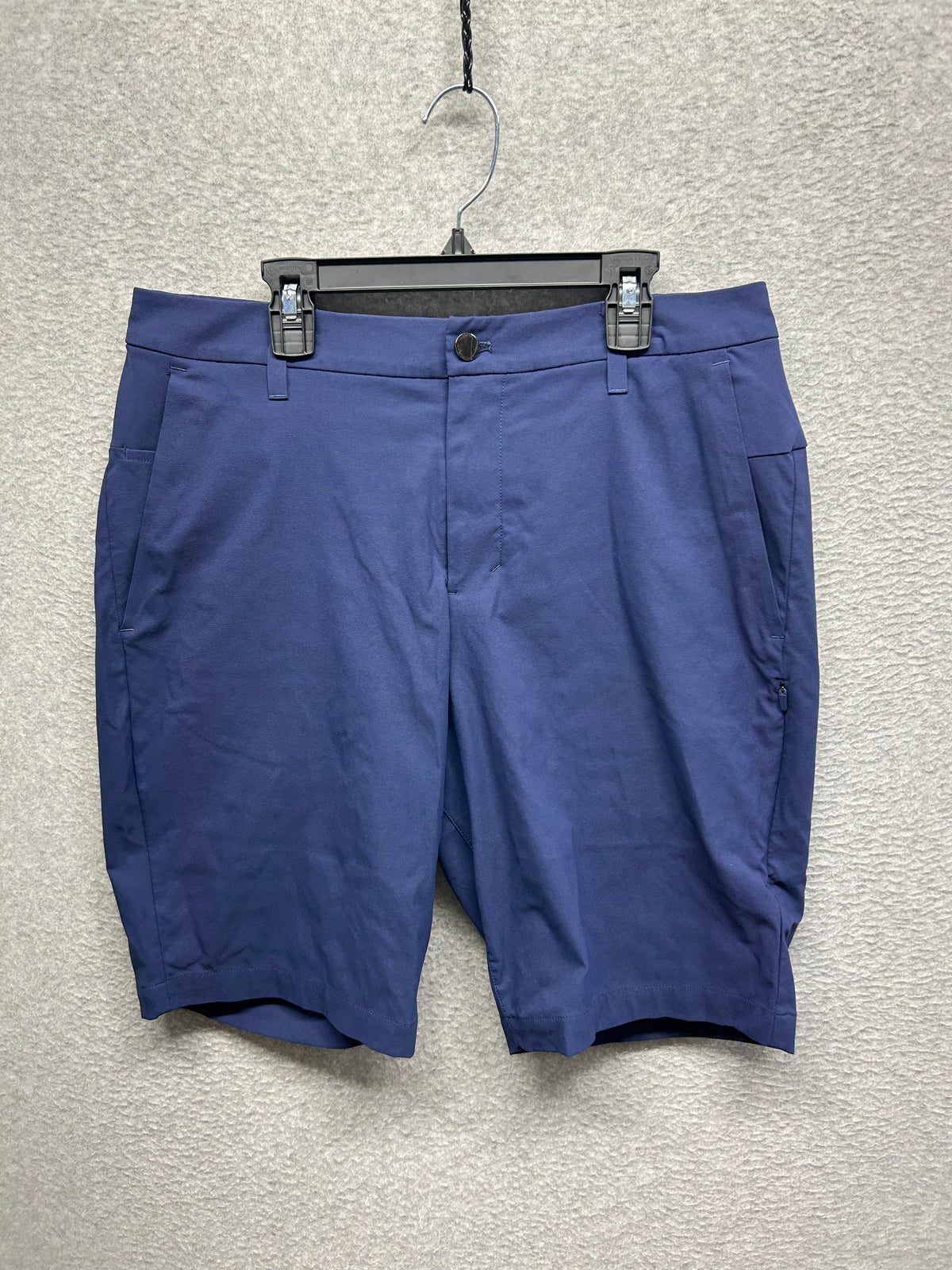 Lululemon Commission Golf Short 10" Size 32 Water Drop