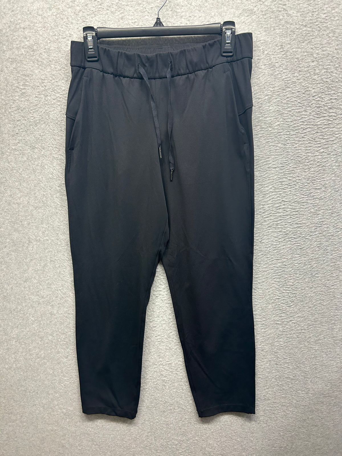 Lululemon On the Fly 7/8 Pant Size 6 Black