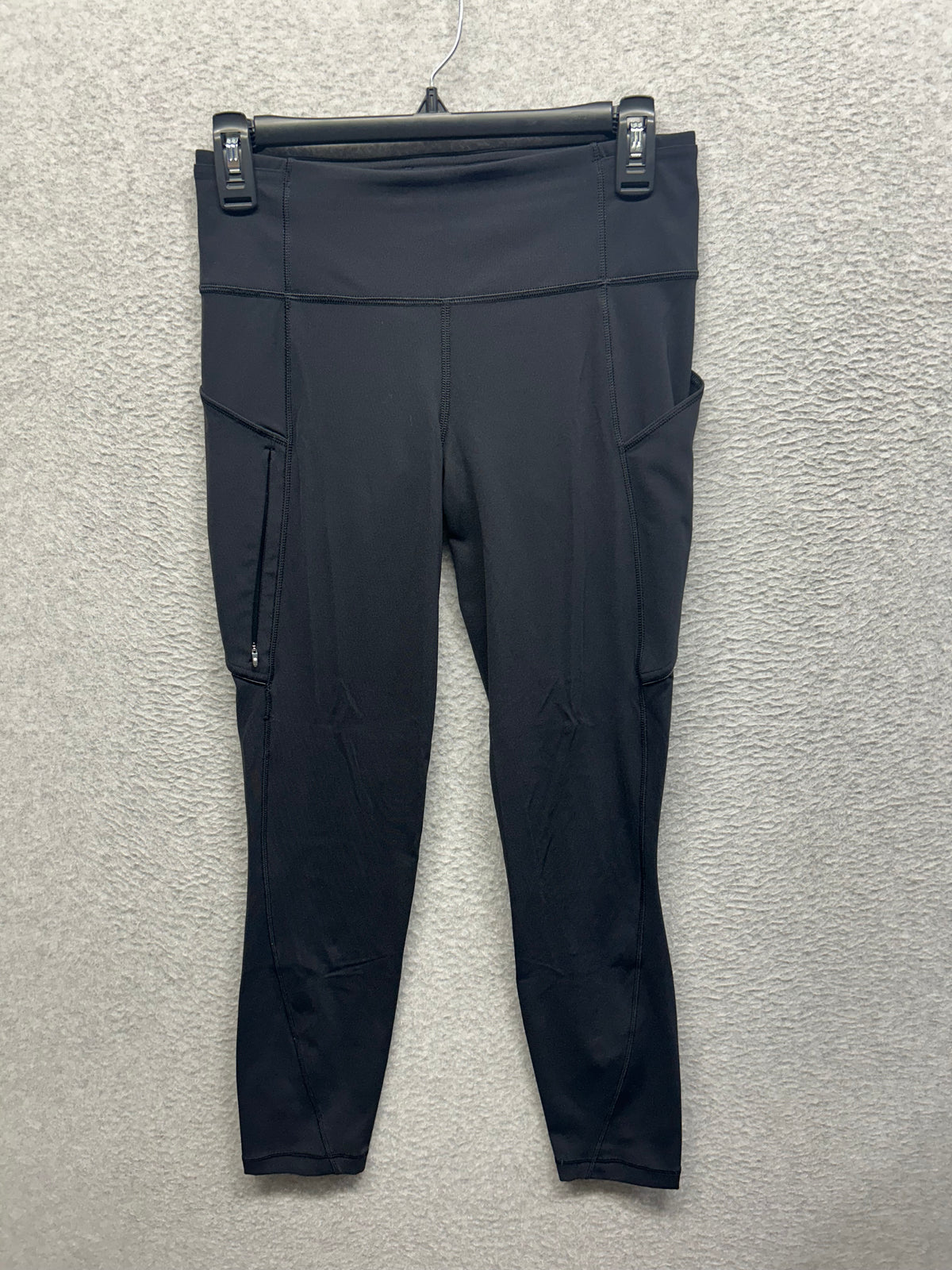 Lululemon Run On Tight (25") Size 6 Black