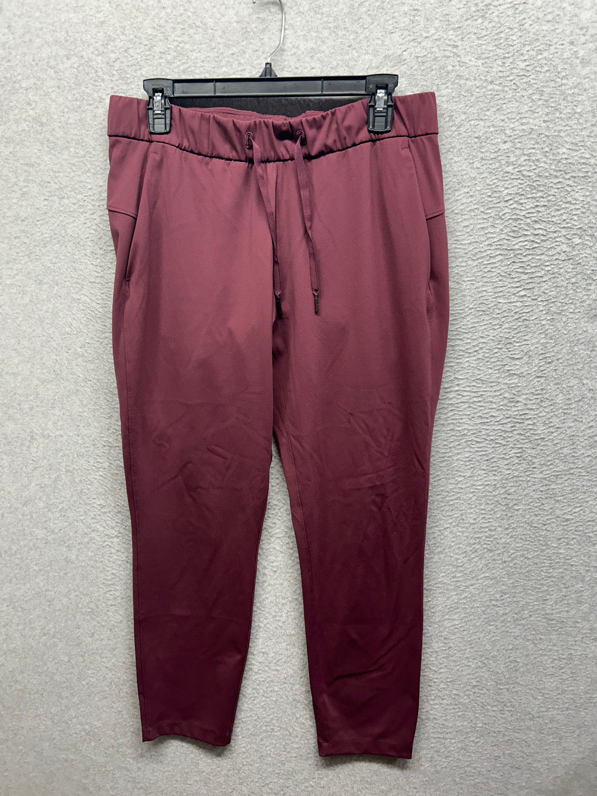 Lululemon On The Fly Pant 28" Size 8 Redwood