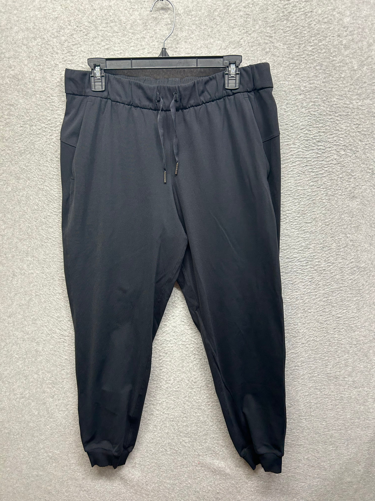 Lululemon On the Fly Jogger Luxtreme Size 10 Black