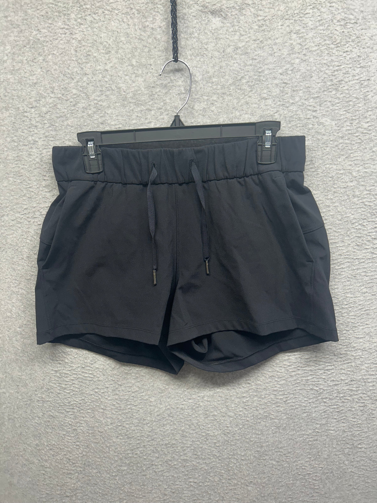 Lululemon On The Fly Short 2.5" Size 8 Black (First Release)