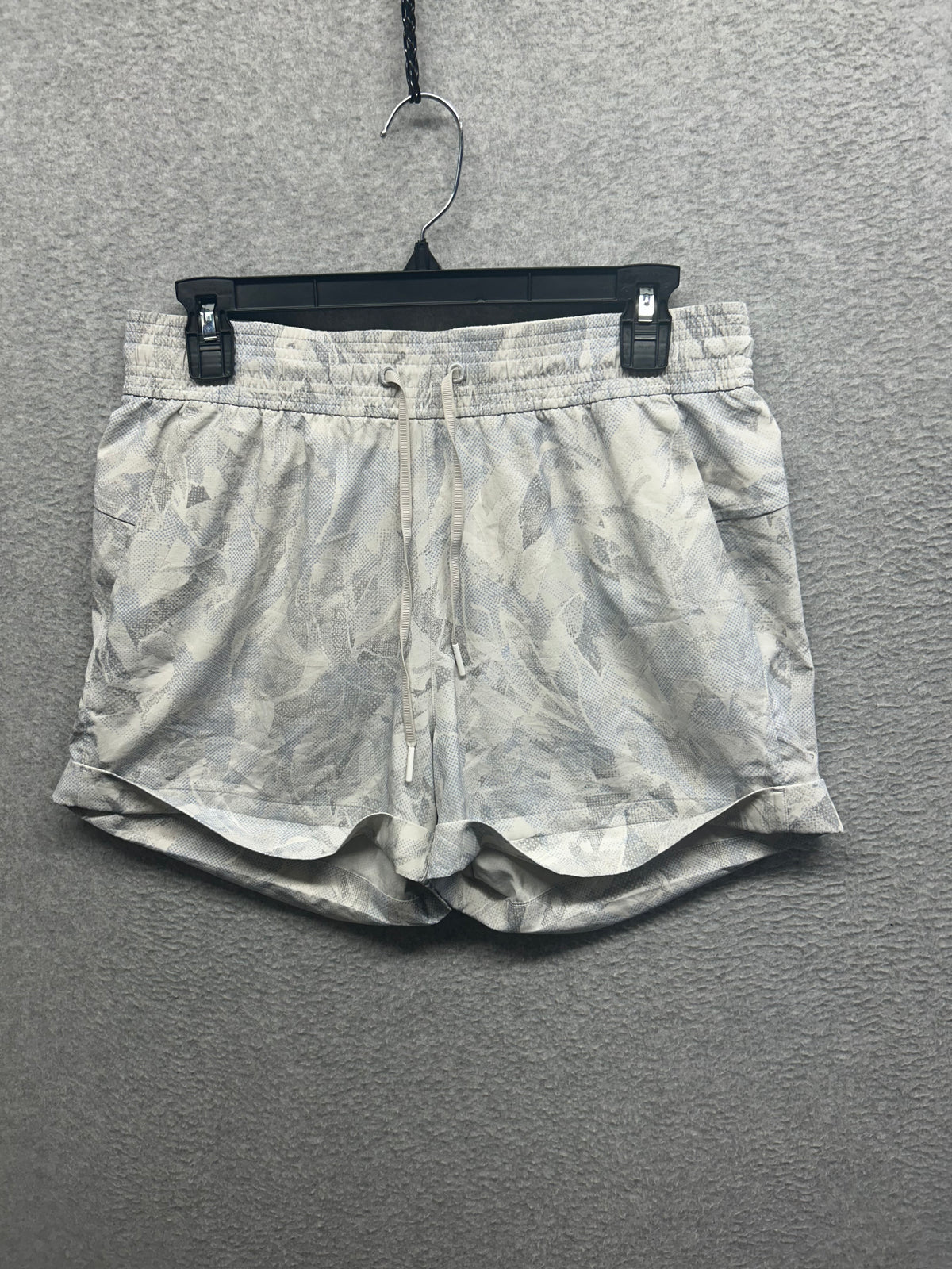 Lululemon Spring Break Away Short 4-way Stretch 3" Size 8 Eternal Wave White Gray Camo