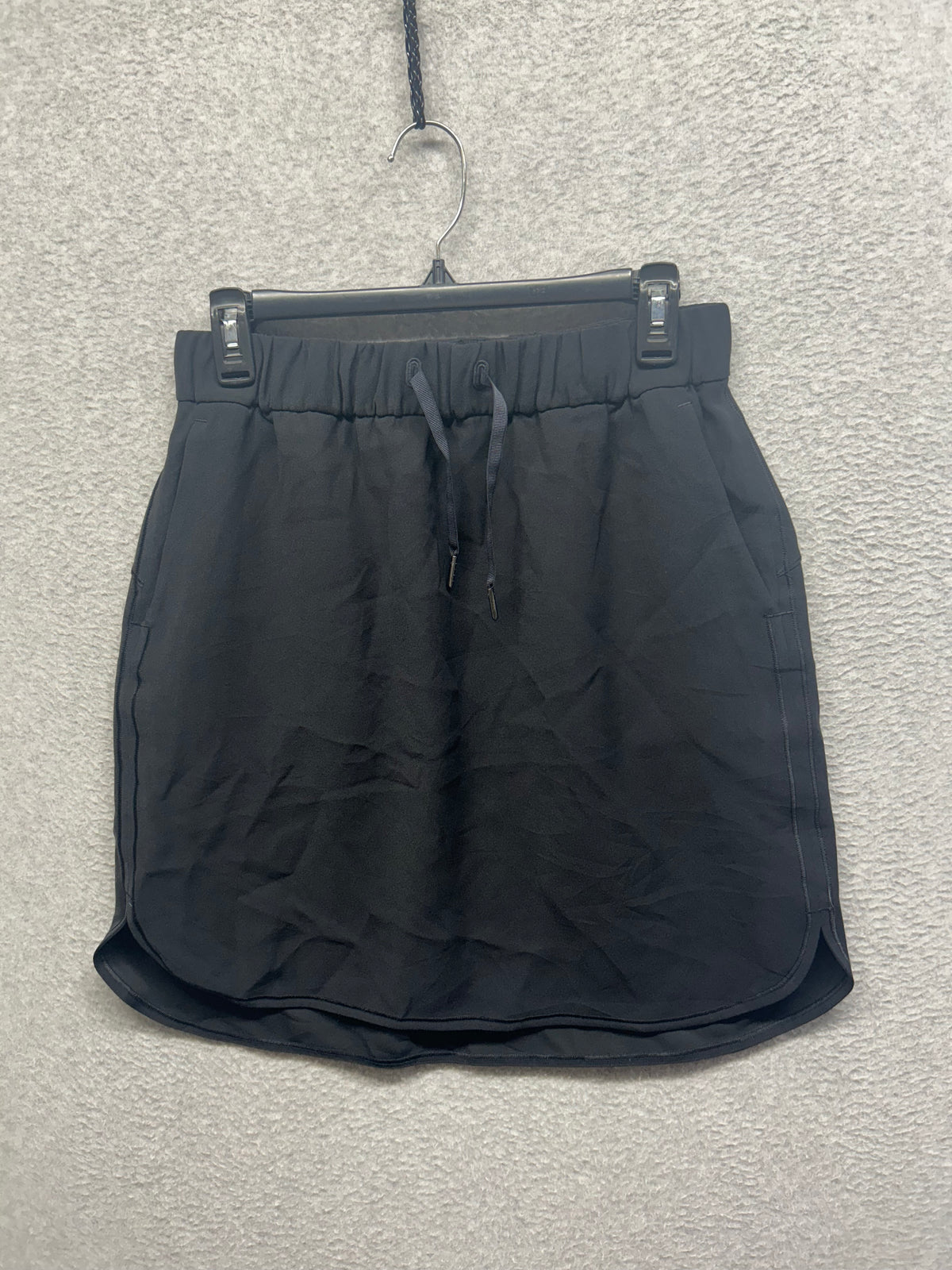 Lululemon On The Fly Skirt Woven Size 8 Black
