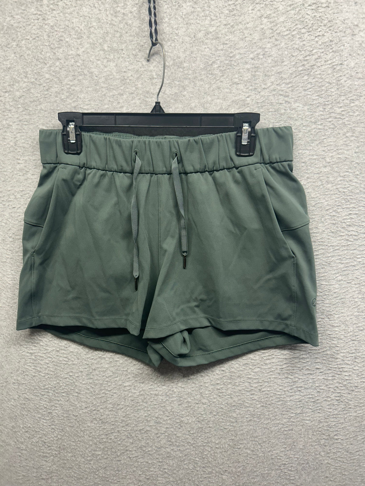 Lululemon On The Fly Short (3") Size 8 Dark Forest