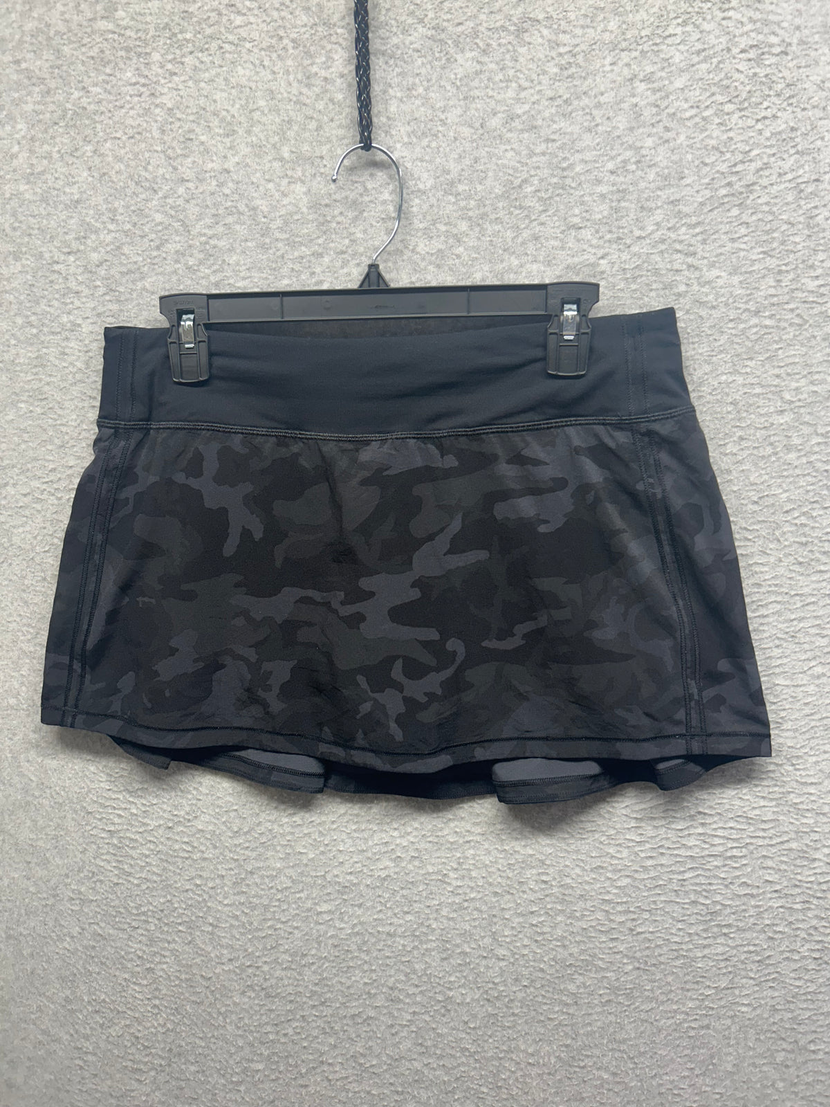 Lululemon Pace Rival Skirt (Regular) No Panels 13" Size 8 Incognito Camo Multi Grey / Black