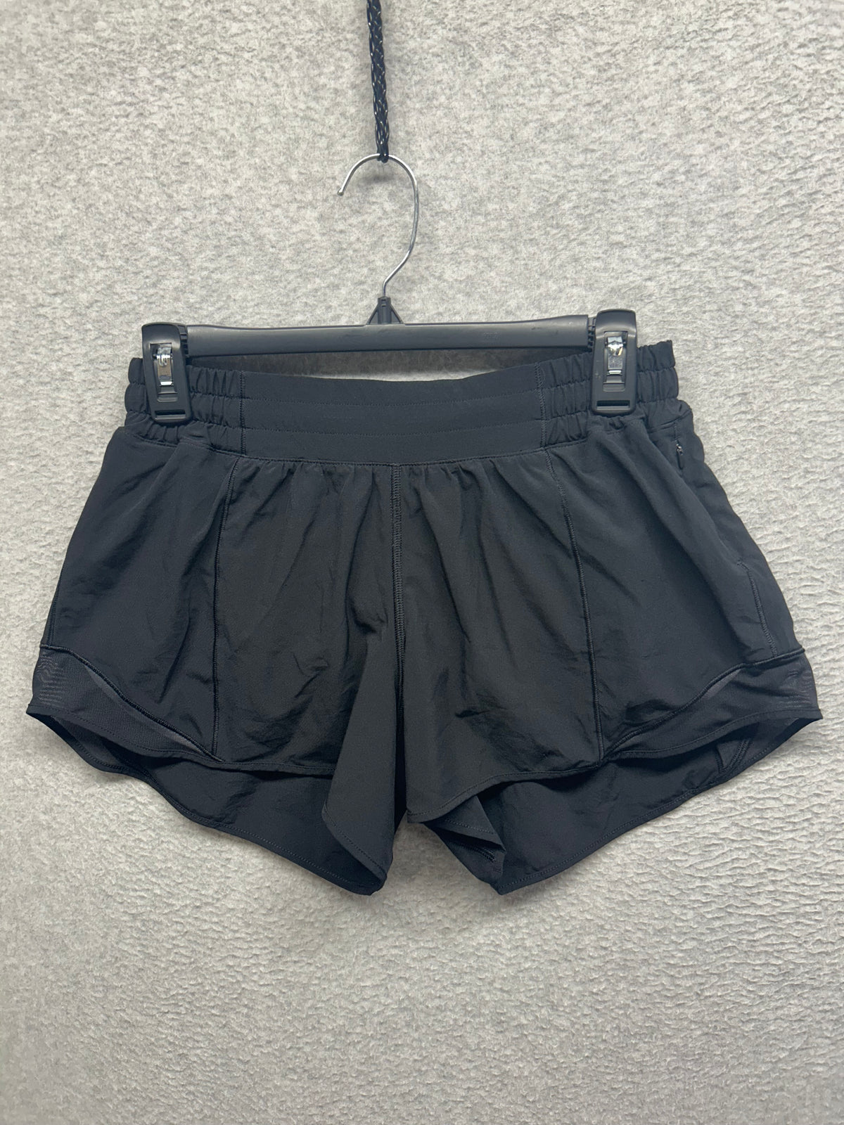 Lululemon Hotty Hot Short Long 4" Size 8 Black
