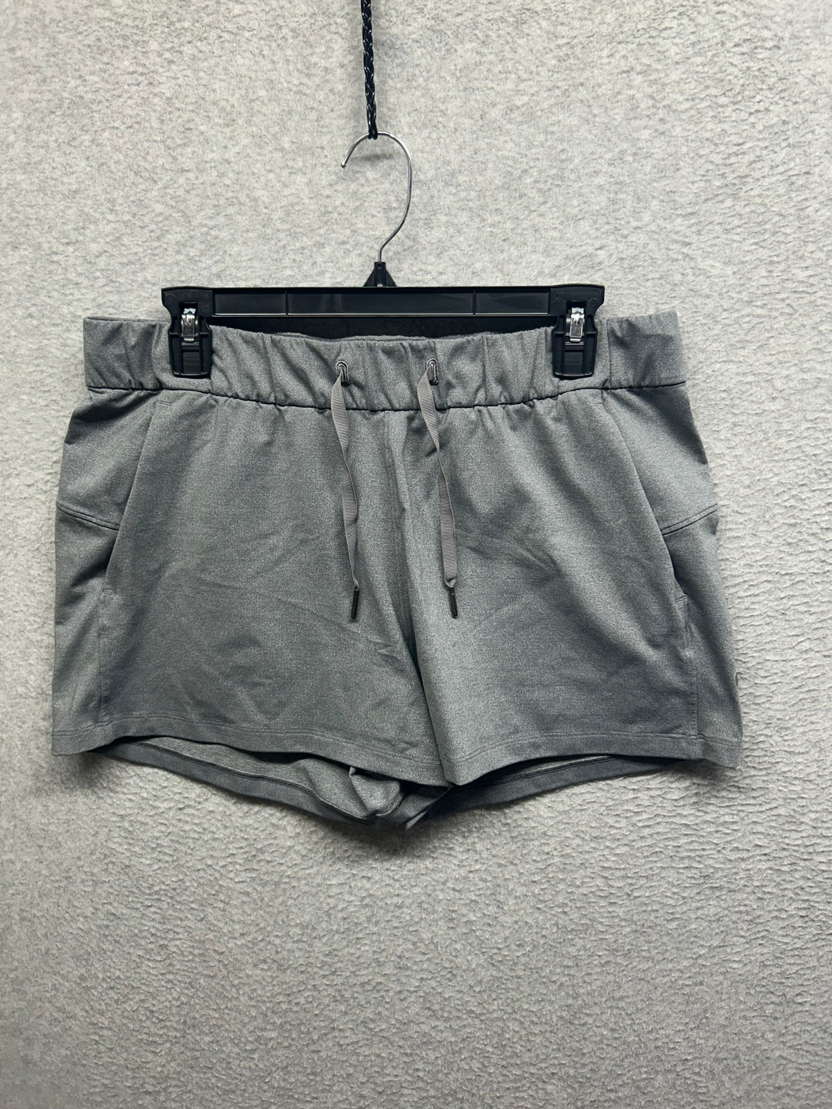Lululemon On The Fly Short 2.5" Size 10 Heathered Slate